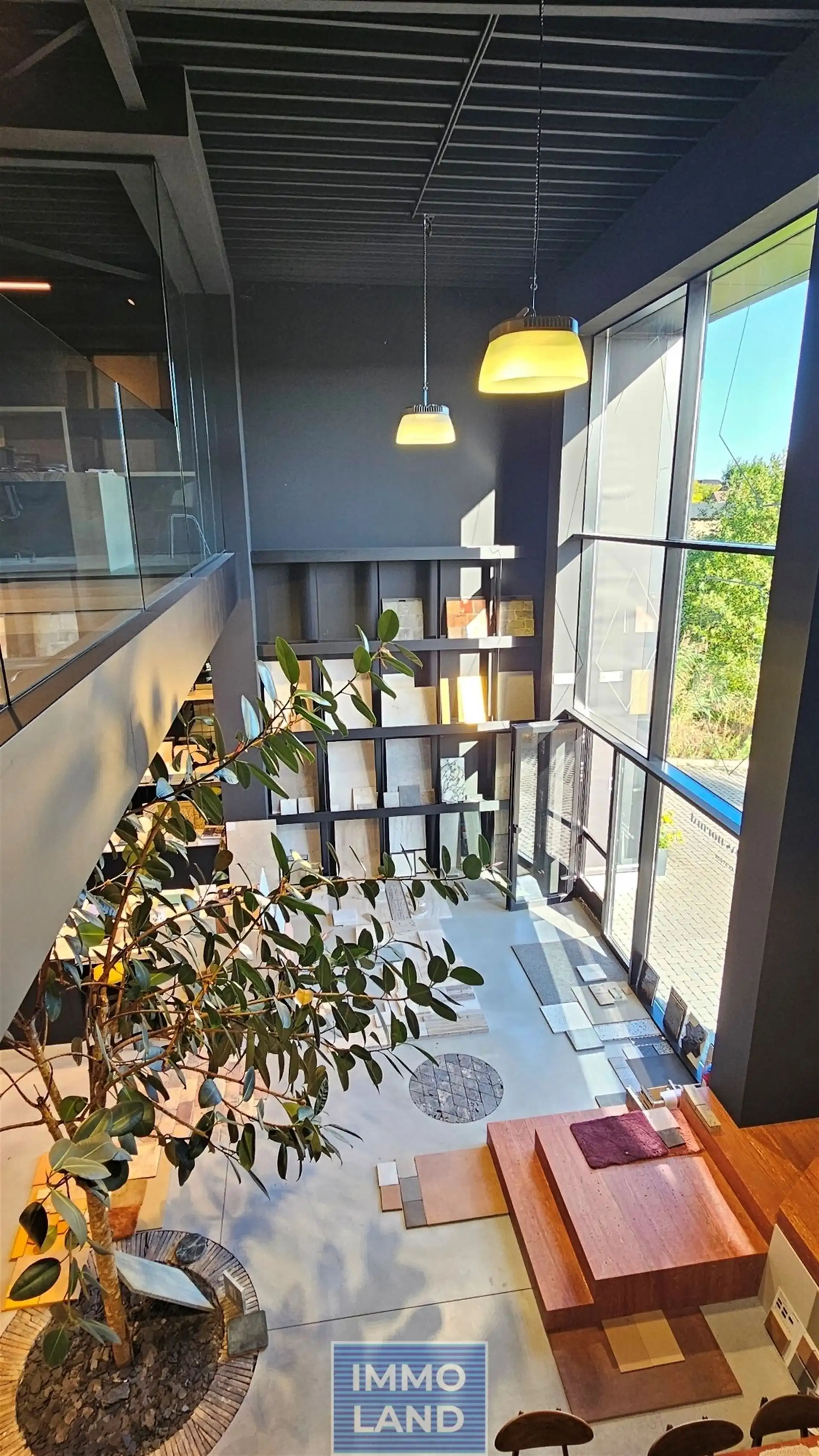 Knap en modern ingericht industriegebouw met een bijzonder karakter, gelegen net buiten het centrum van Diepenbeek en met een vlotte verbinding naar de E313, Genk en Kortessem. foto 9