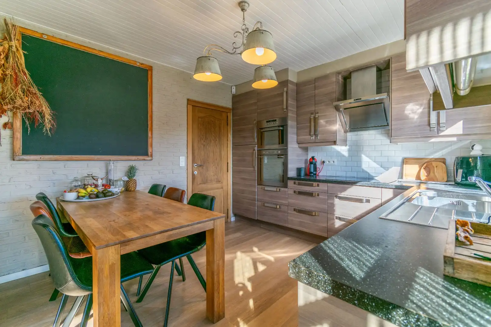 INSTAPKLARE WONING MET 3SLP, TUIN & GARAGE! foto 12