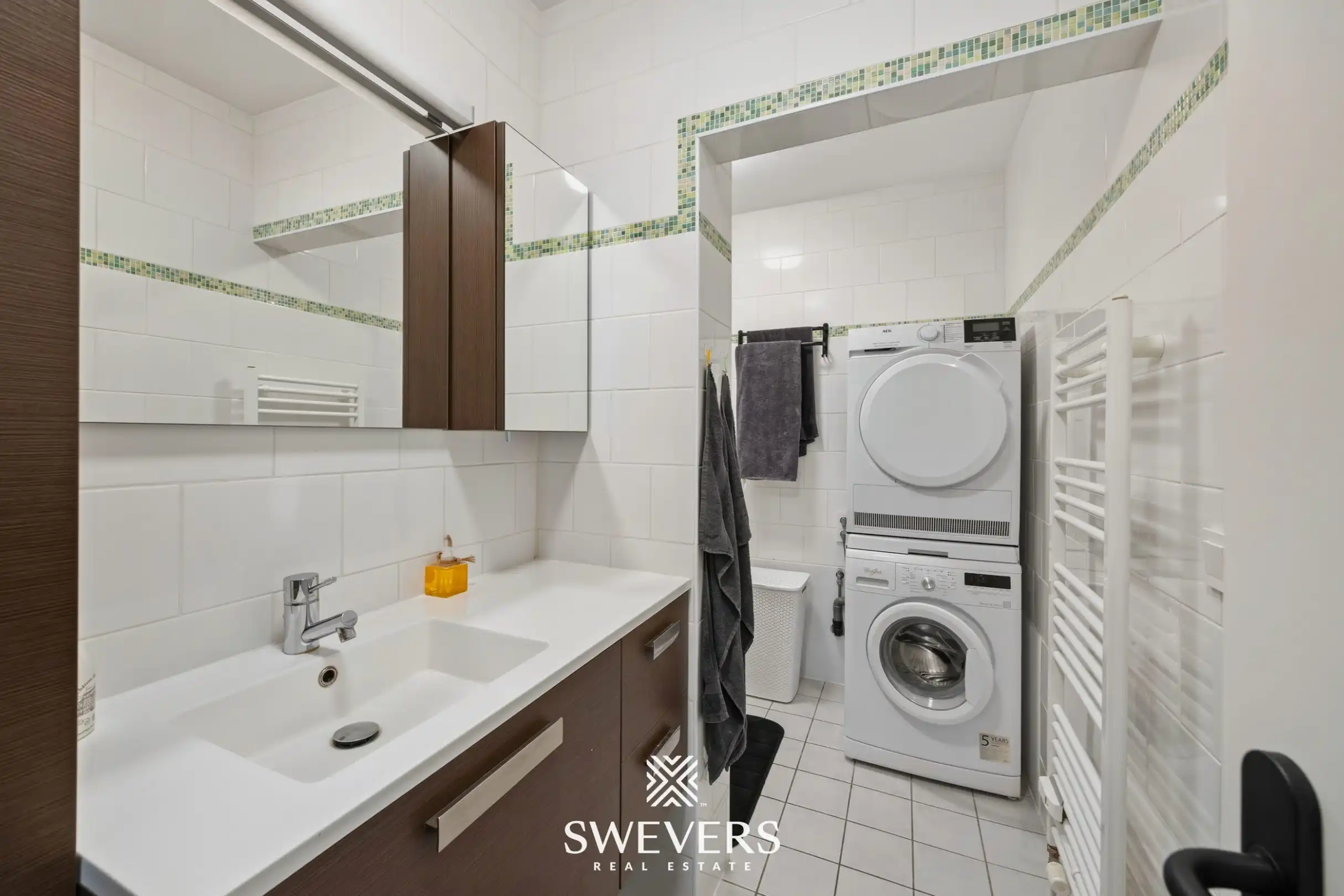 Uitstekend gelegen, lichtrijk appartement met 2 ruime slaapkamers, terras en garagebox foto 14
