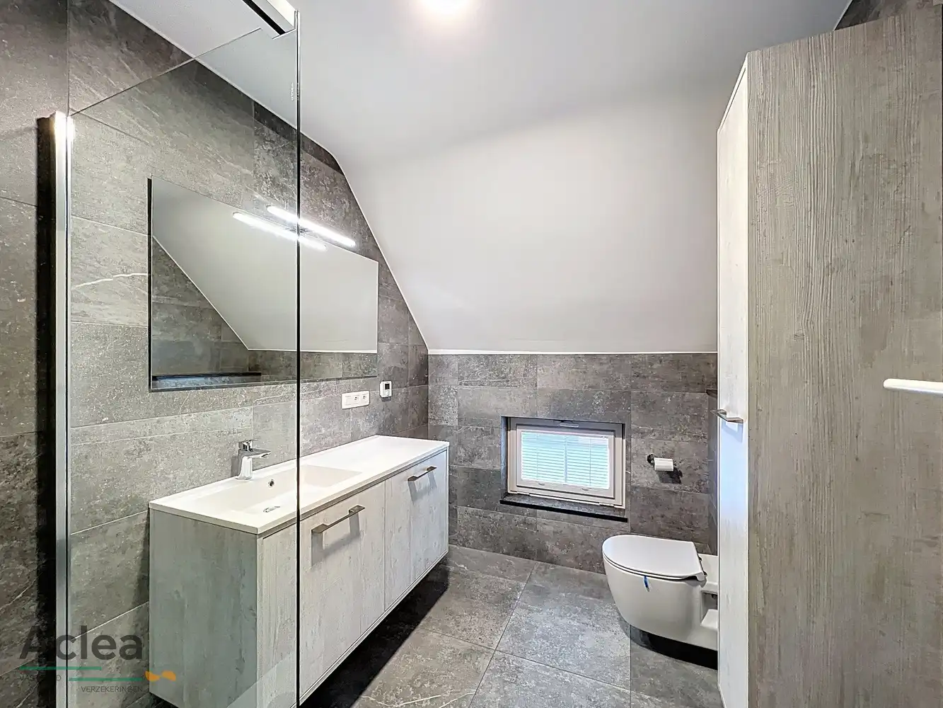 Comfortabele woning met ruime loods foto 17