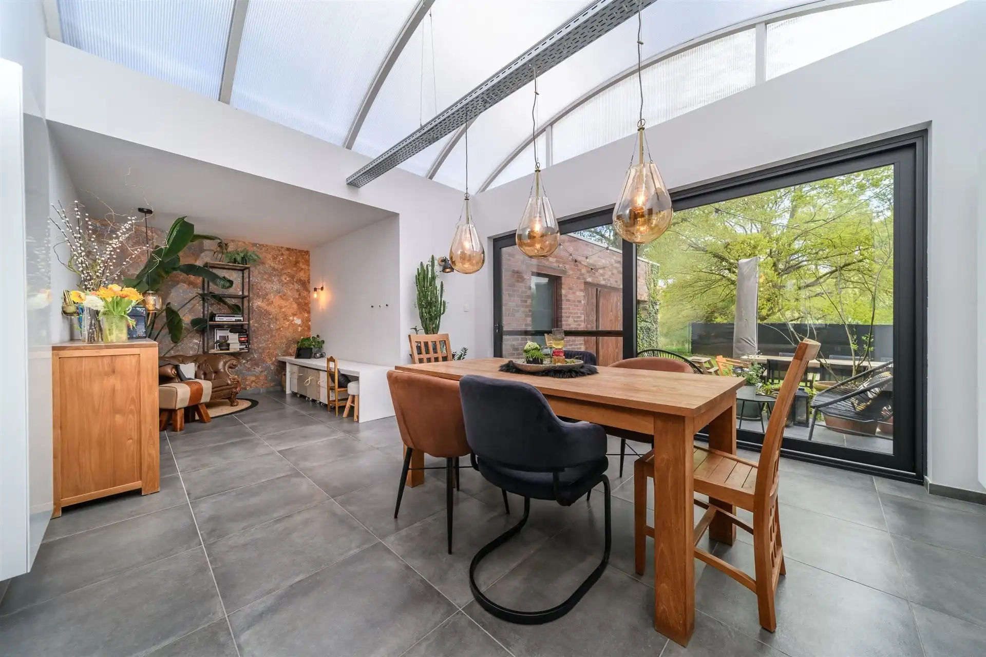 Ruime en instapklare woning met tal van mogelijkheden foto 5