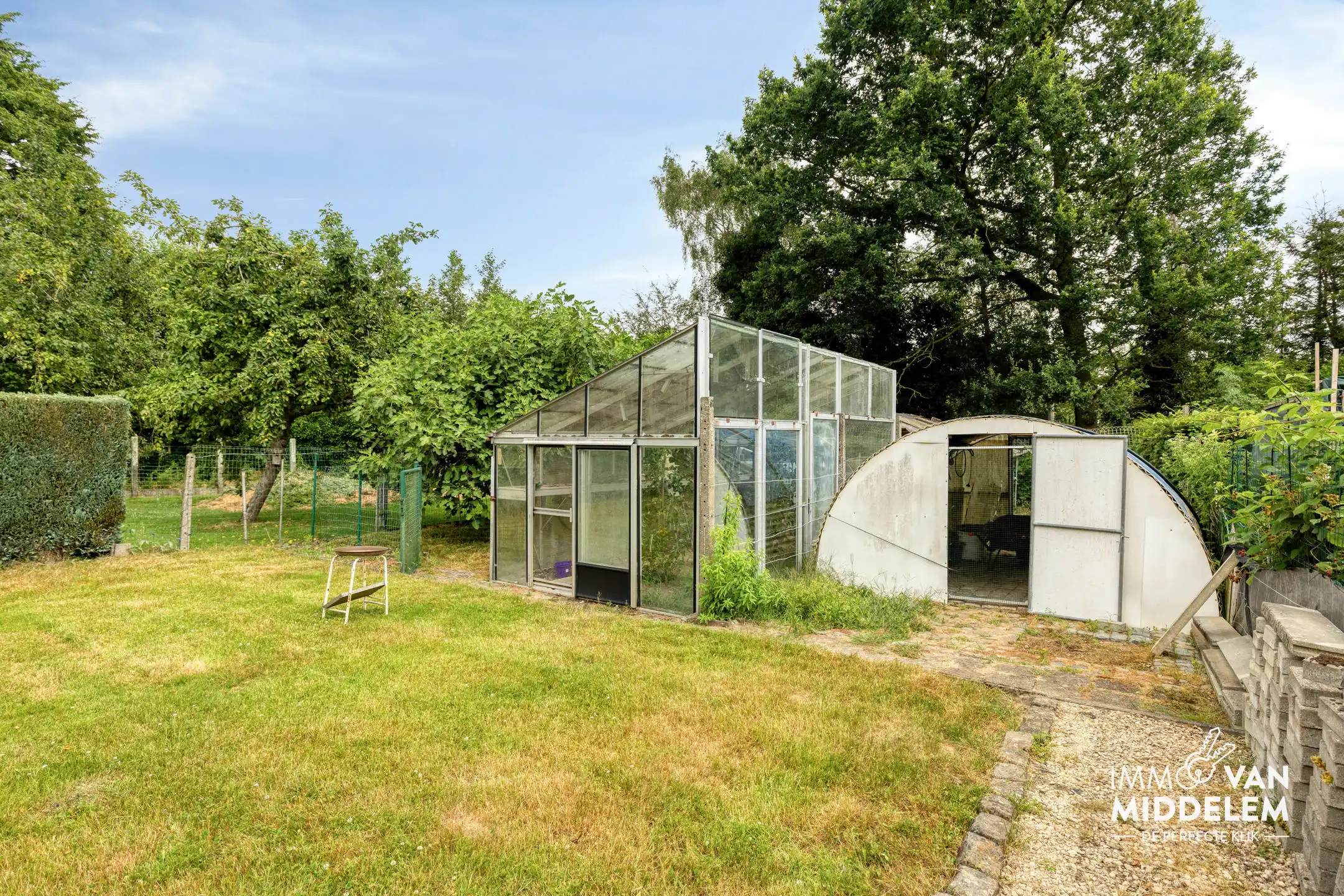 RUIME BUNGALOW MET 4 SLAAPKAMERS, GARAGE EN TUIN foto 25