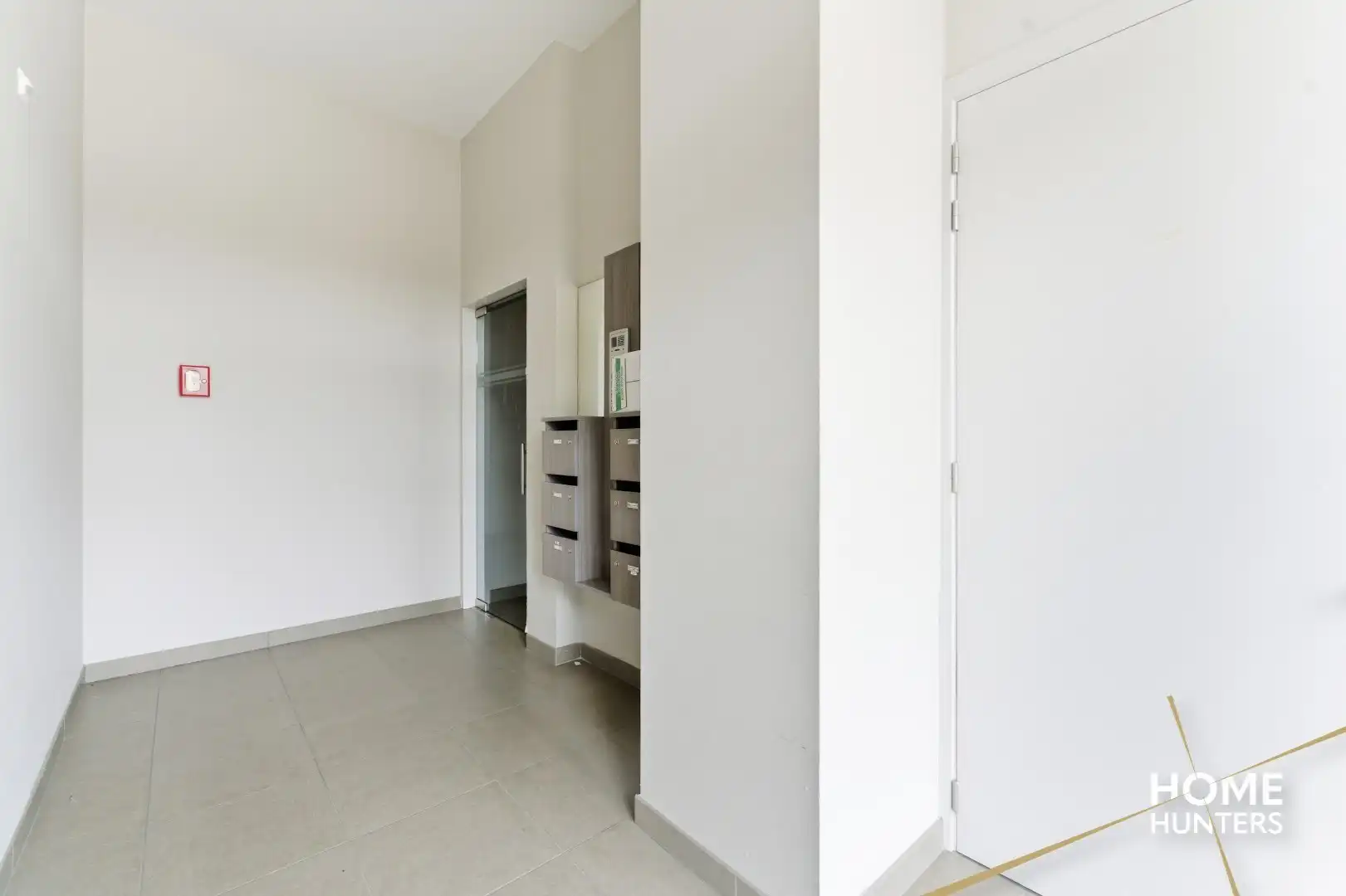 Gezellig appartement met 2 slaapkamers en terras op markt van Houthulst! foto 2