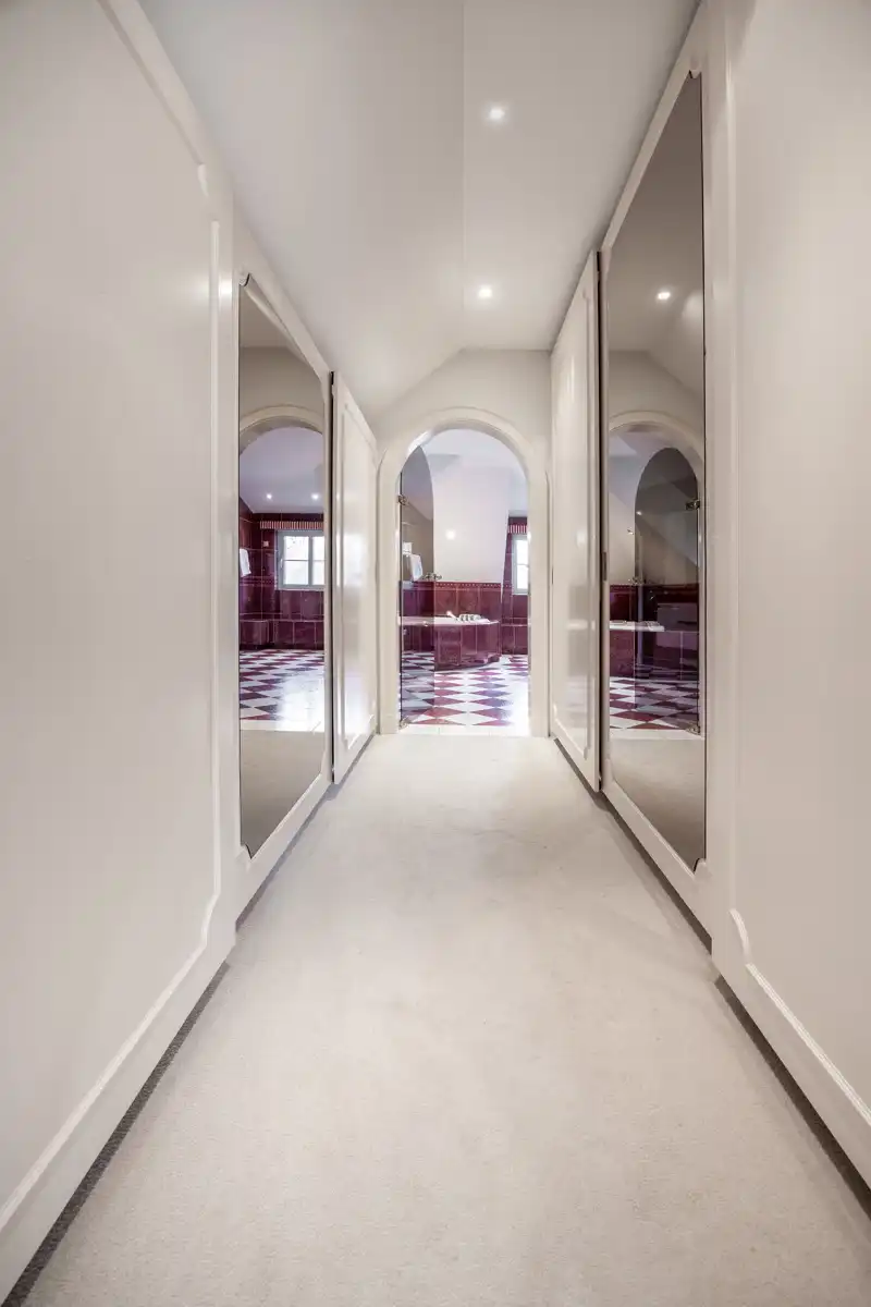 Unieke villa met 4 slpks, 3 bdks, riante garage & guesthouse foto 15