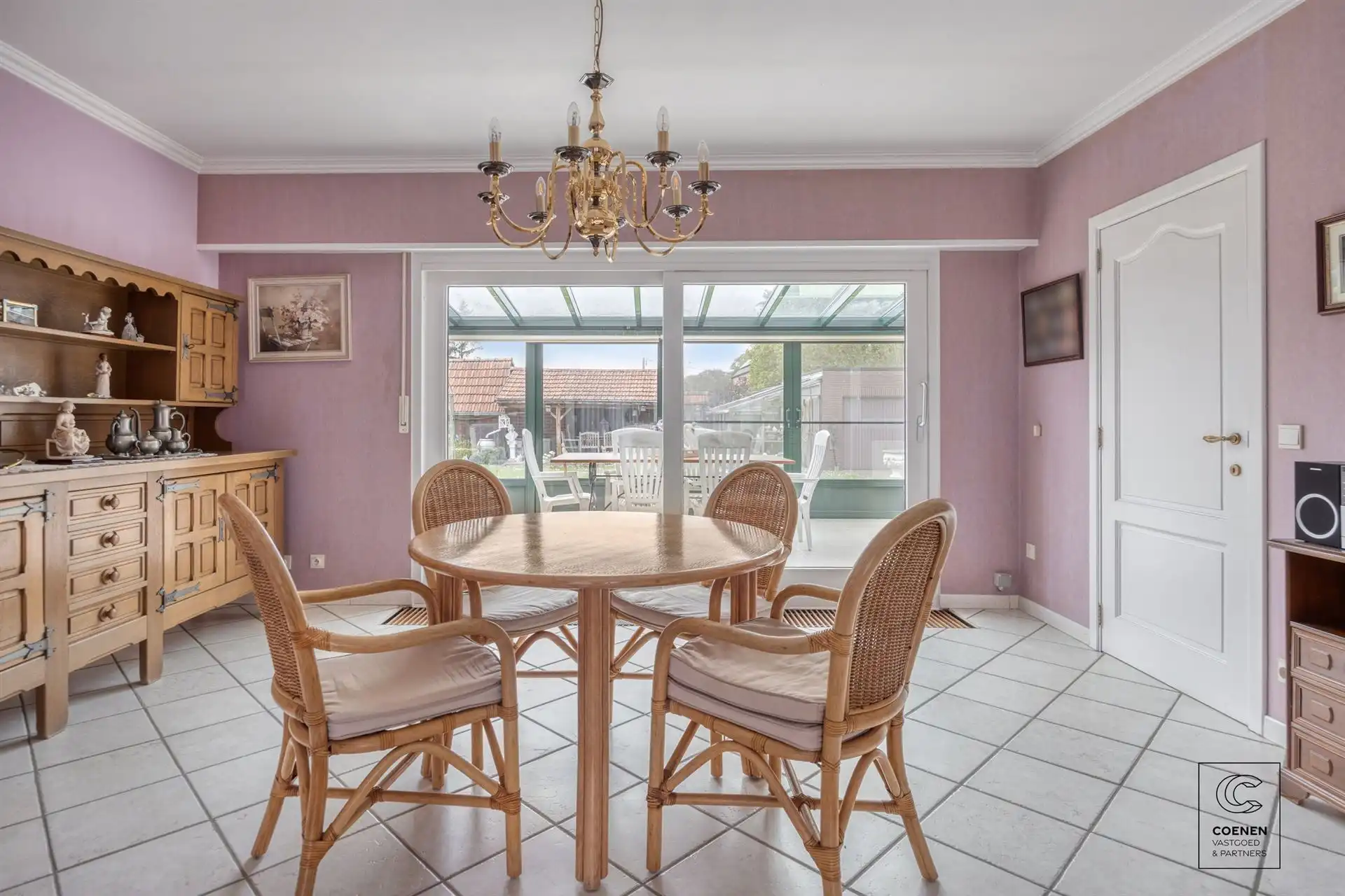 Charmante gezinswoning van 196 m², 3 slpks en 3 garages! foto 4