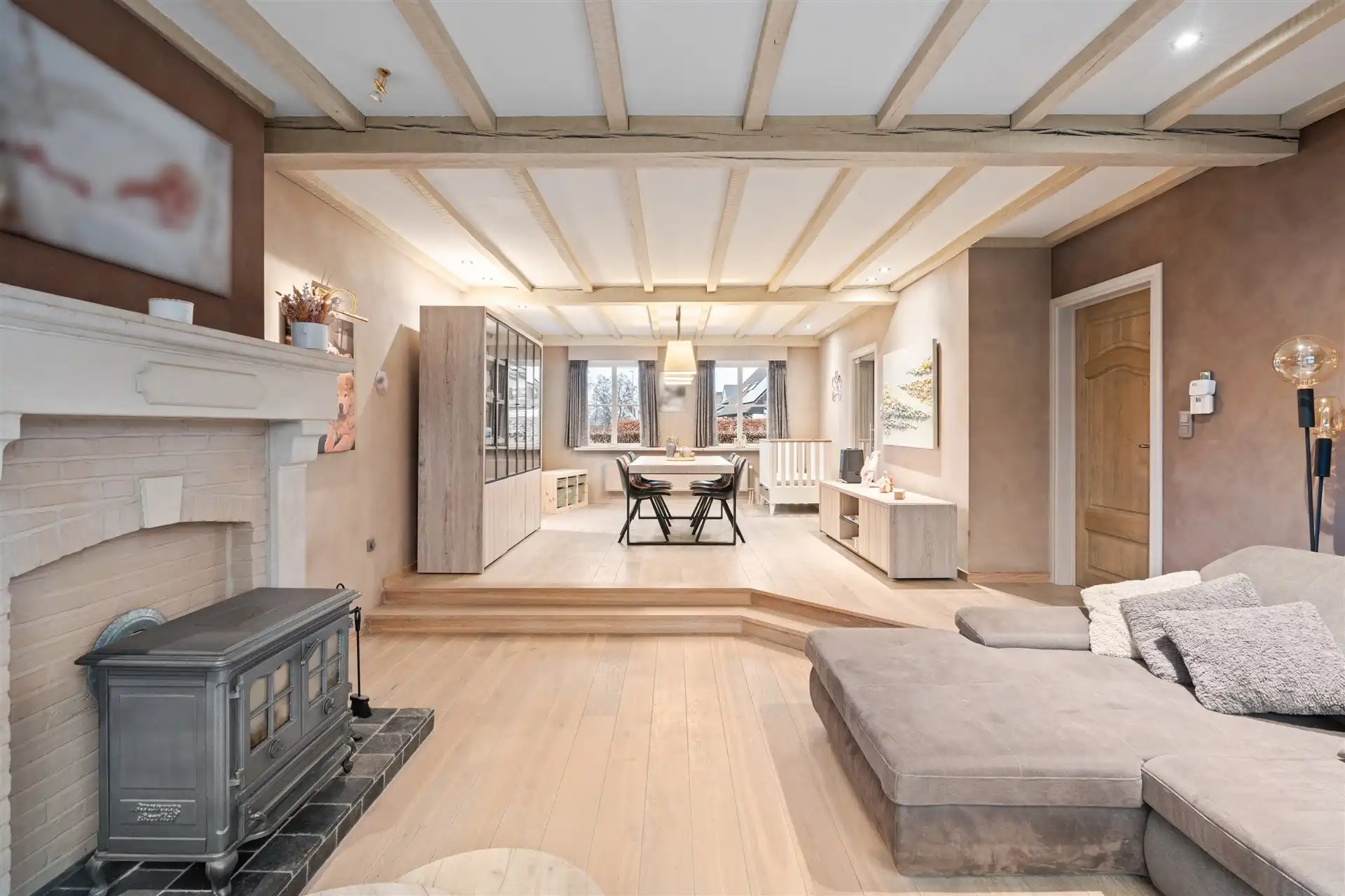 Ruime, stijlvolle gezinswoning met tuin in Kalken / Laarne foto 2