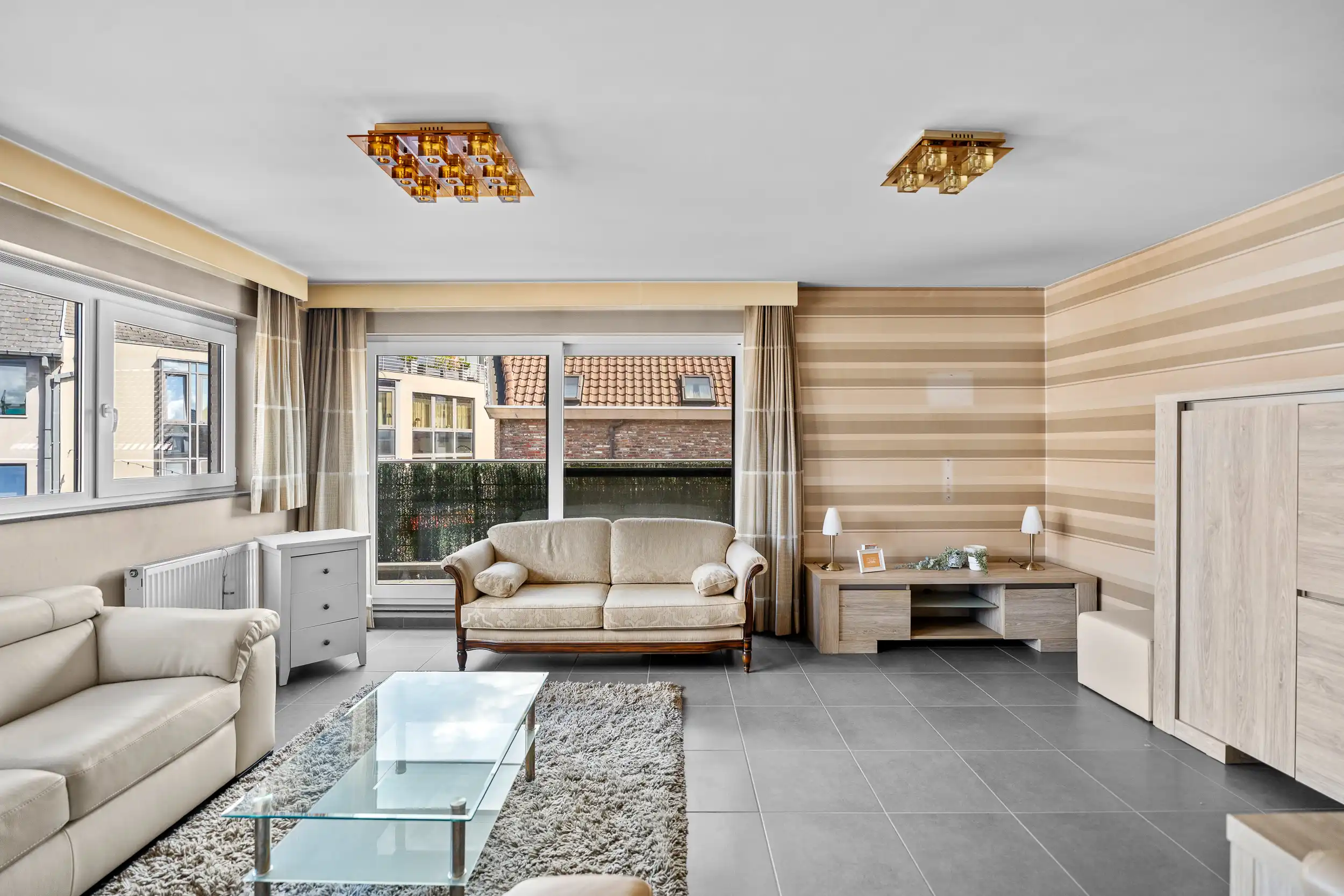 Lichtrijk appartement met terras op toplocatie in Wetteren foto 3