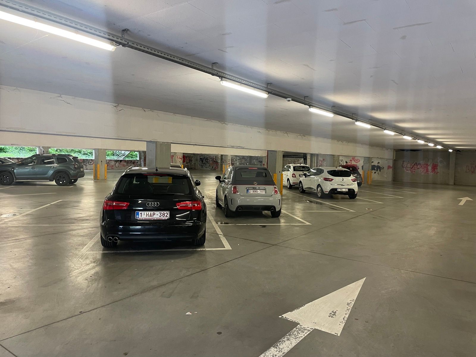 Te huur: winkelruimtes van ca. 800 en 650 m²  foto 16
