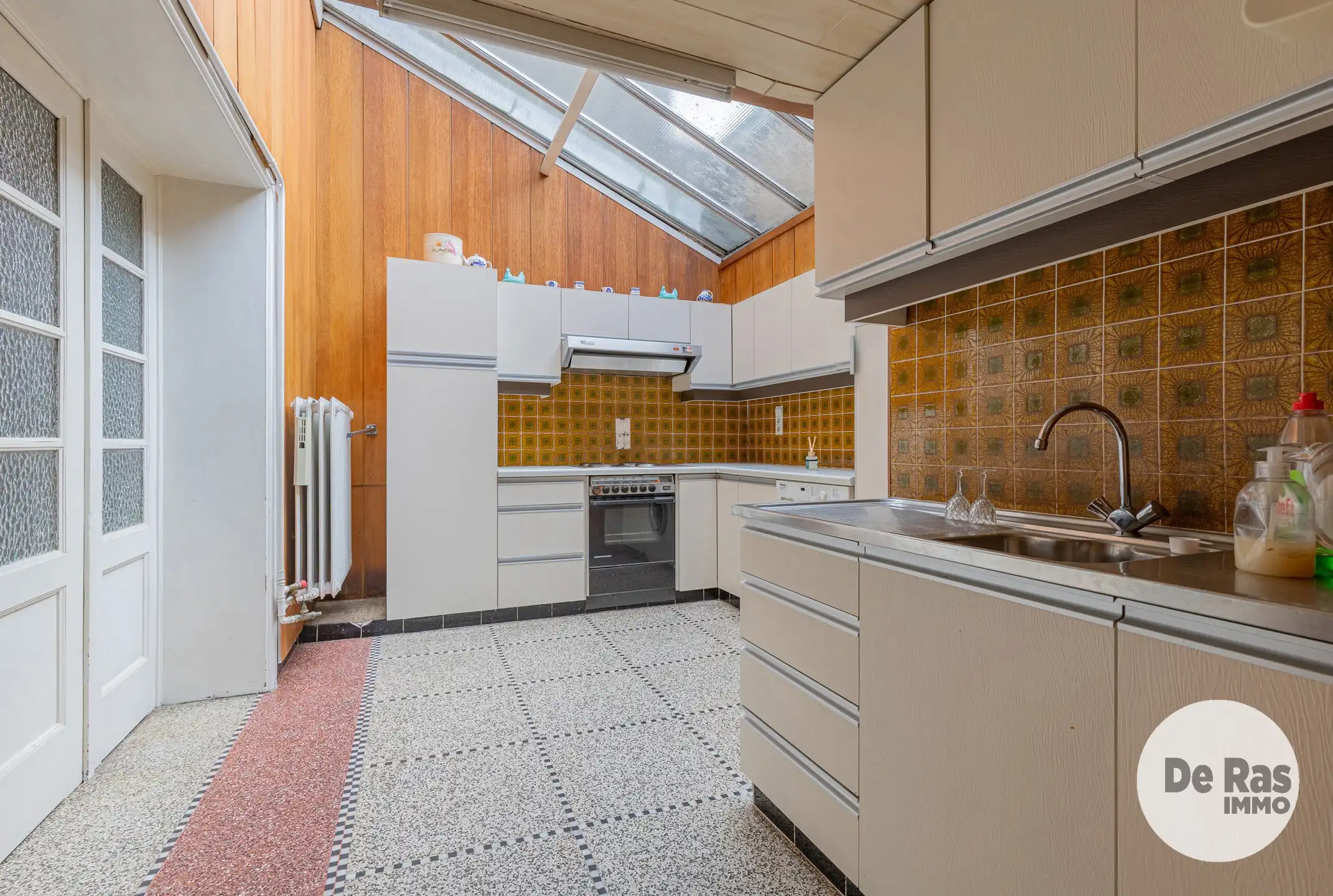 BURST - Te renoveren woning met tal van mogelijkheden foto 11