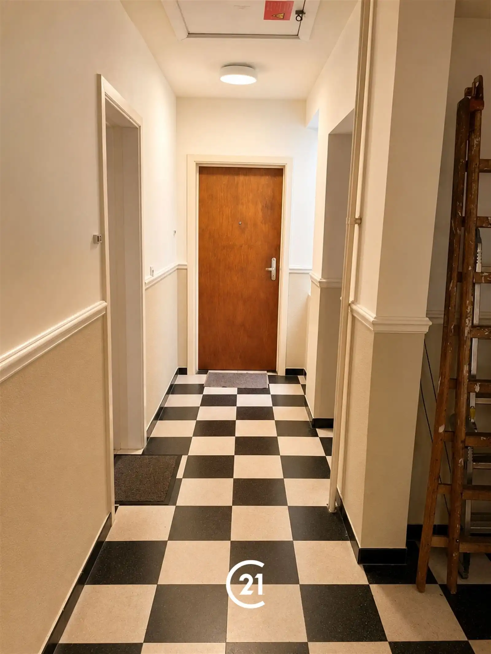 Lichtrijk appartement van 75 m² met balkon en kelder – Topligging in Jette foto 3