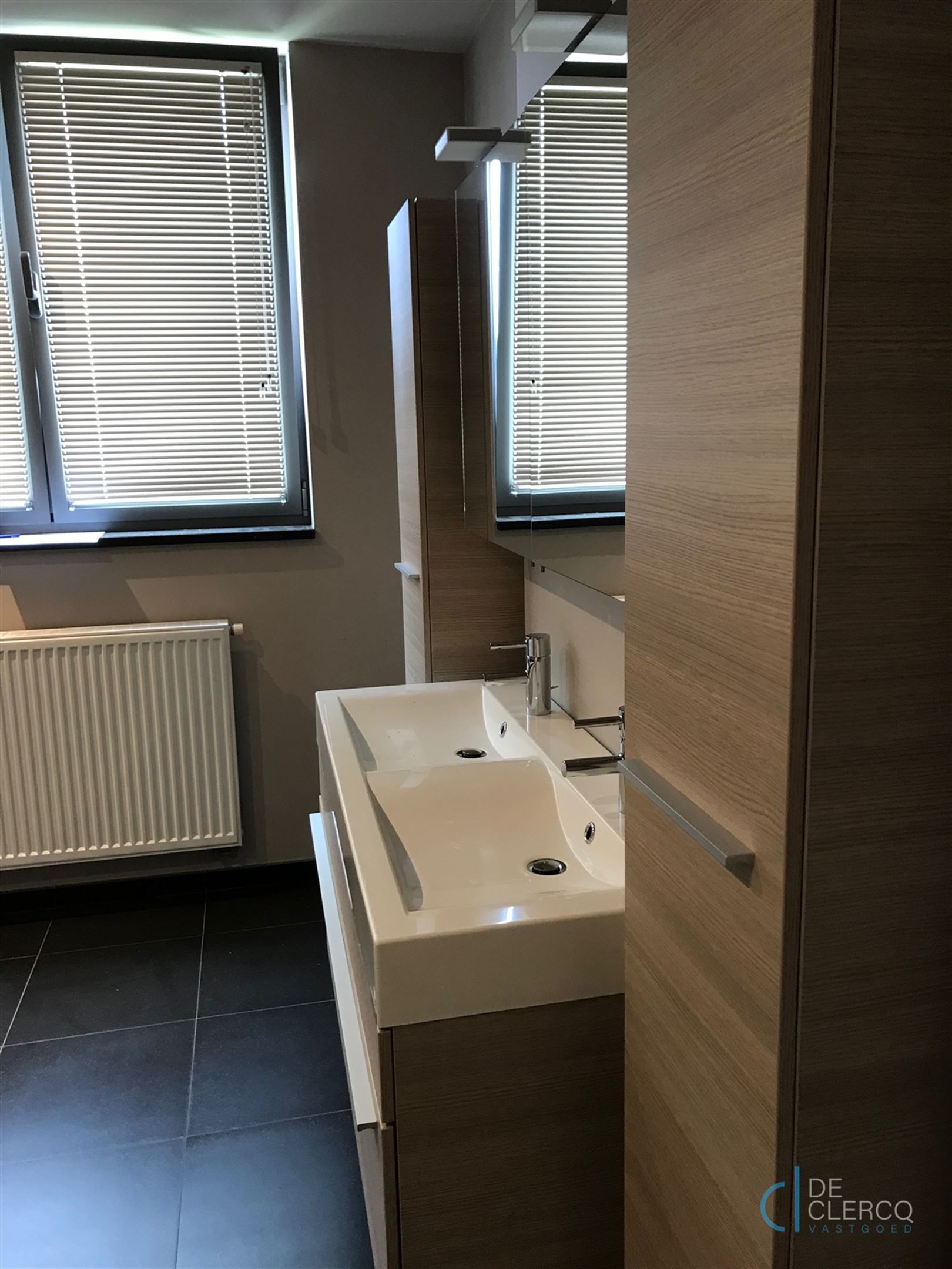 Mooi recent, luxueus en ruim appartement nabij Lochristi Dorp! foto 23