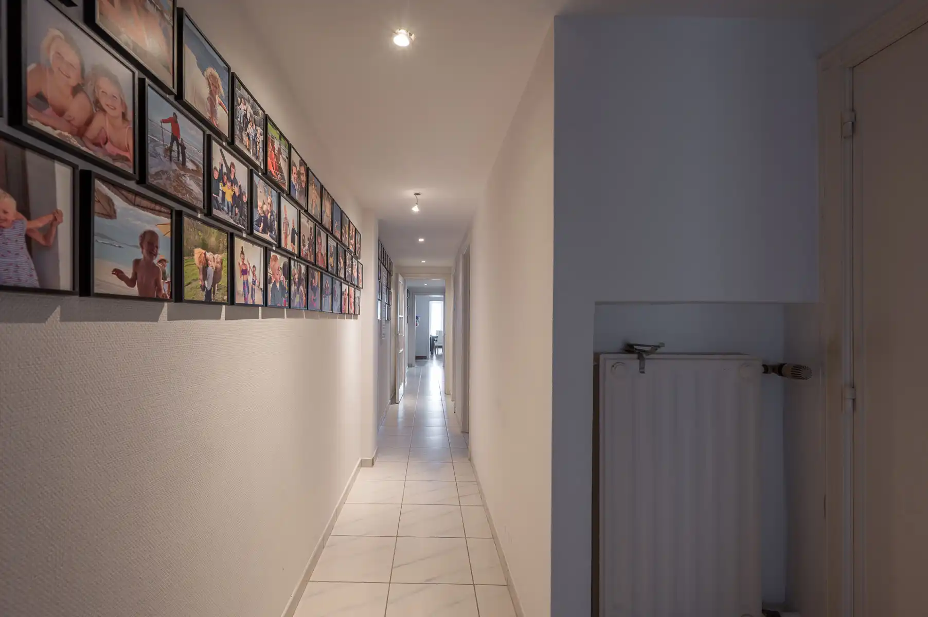 Mooi ongemeubeld appartement met frontaal zeezicht  foto 13