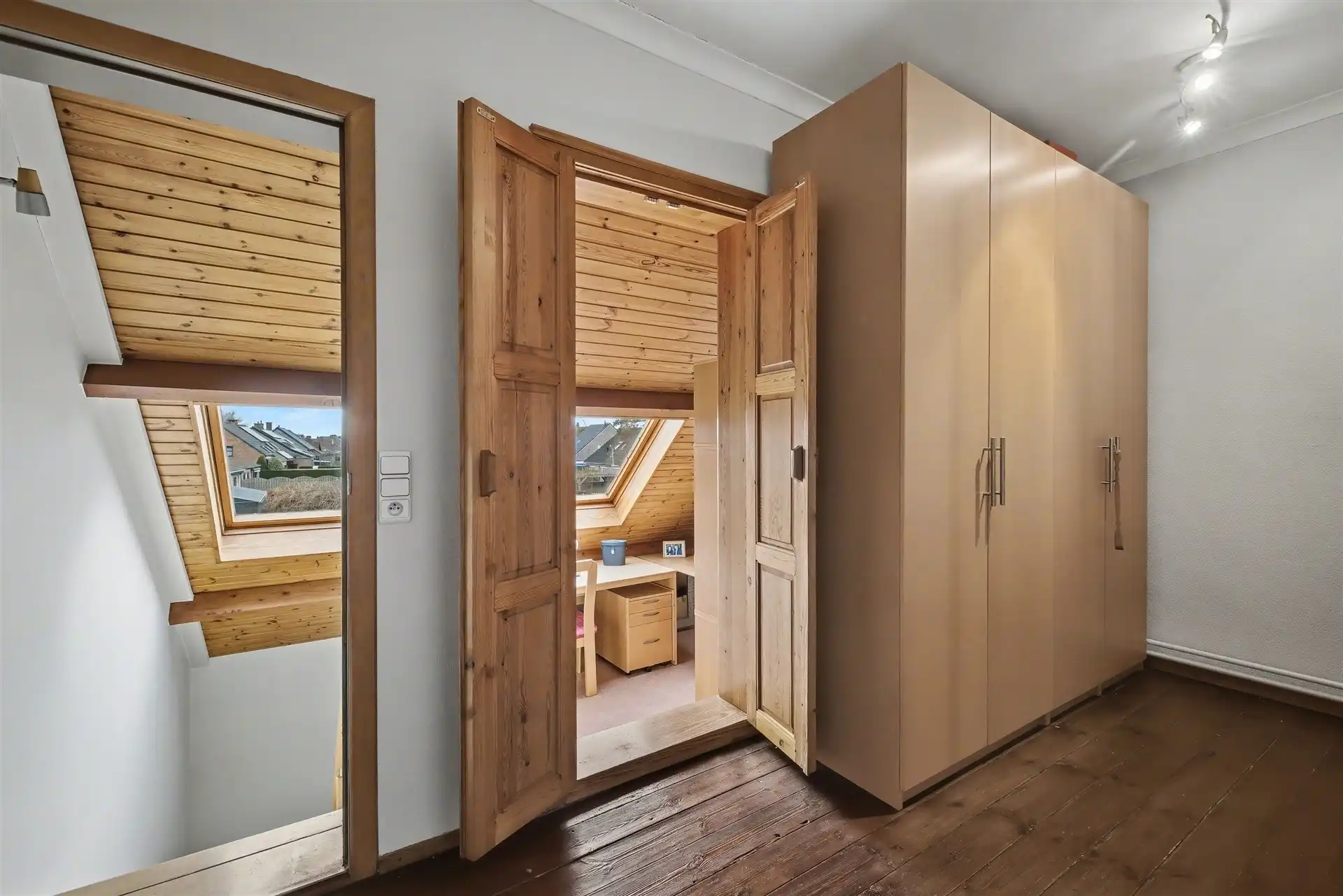 Charmante starterswoning met 3 slaapkamers en garage nabij het centrum van Sint-Gillis-Waas foto 11