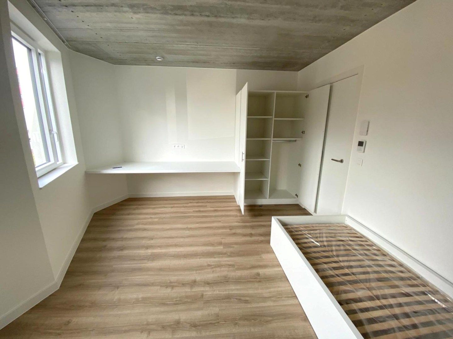 Studentenkamer (25,5 m²) te koop in "Residentie Amand 47" op het Sint-Amandsplein te Kortrijk foto 3