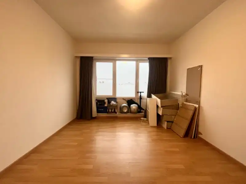 GERENOVEERD TWEE SLAAPKAMERAPPARTEMENT MET GARAGE TE HUUR foto 6