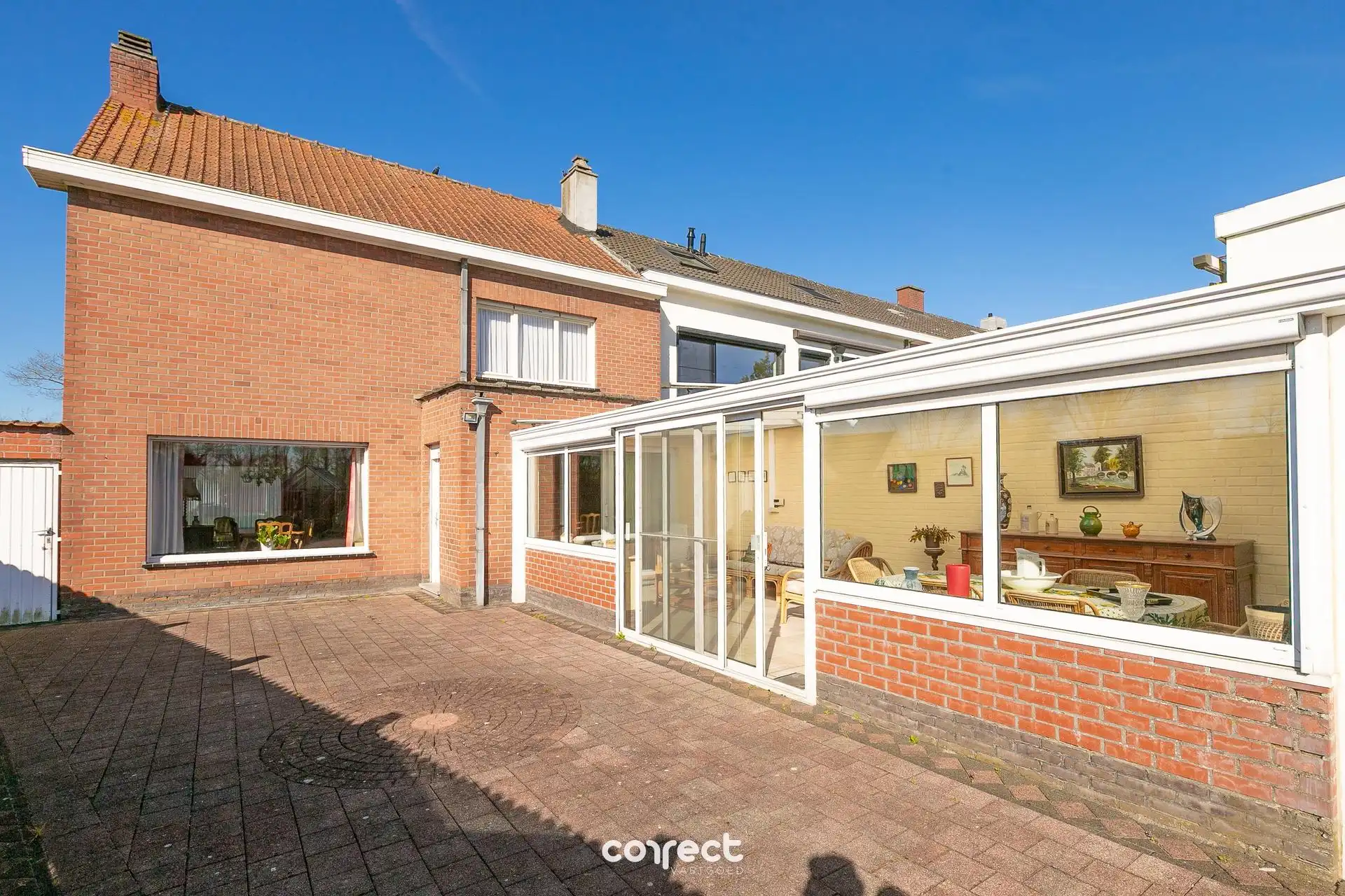 Halfopen bebouwing met 4 slaapkamers, zongerichte tuin, oprit en garage. foto 15