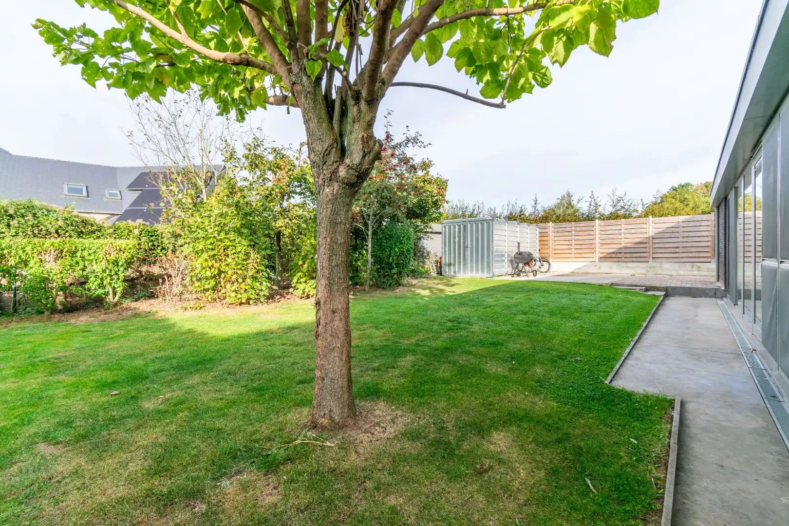 Een instapklare, heel aangename villa met oa. 3 grote slaapkamers! foto 4