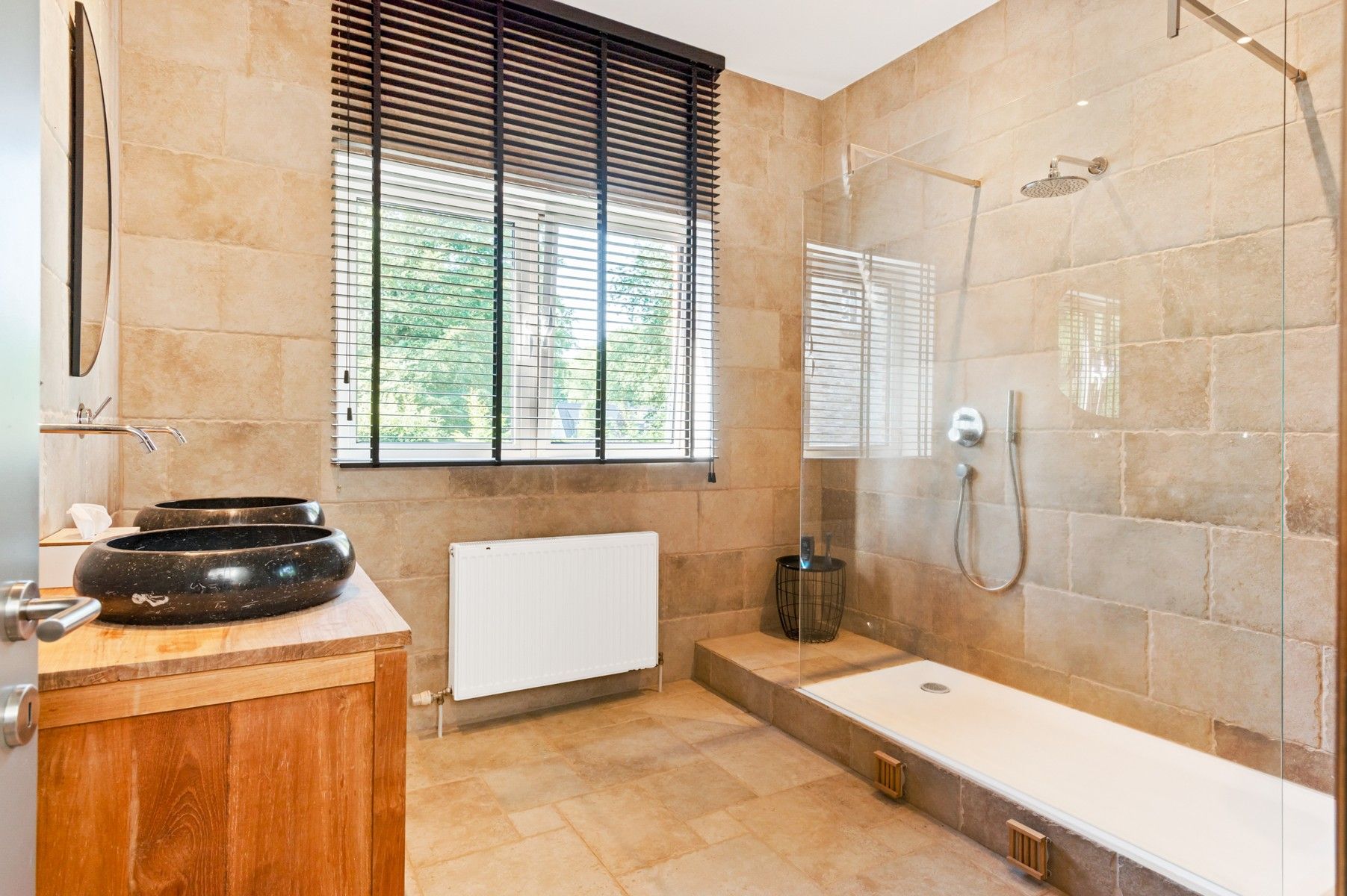 Charmante en ruime villa met zwembad foto 31