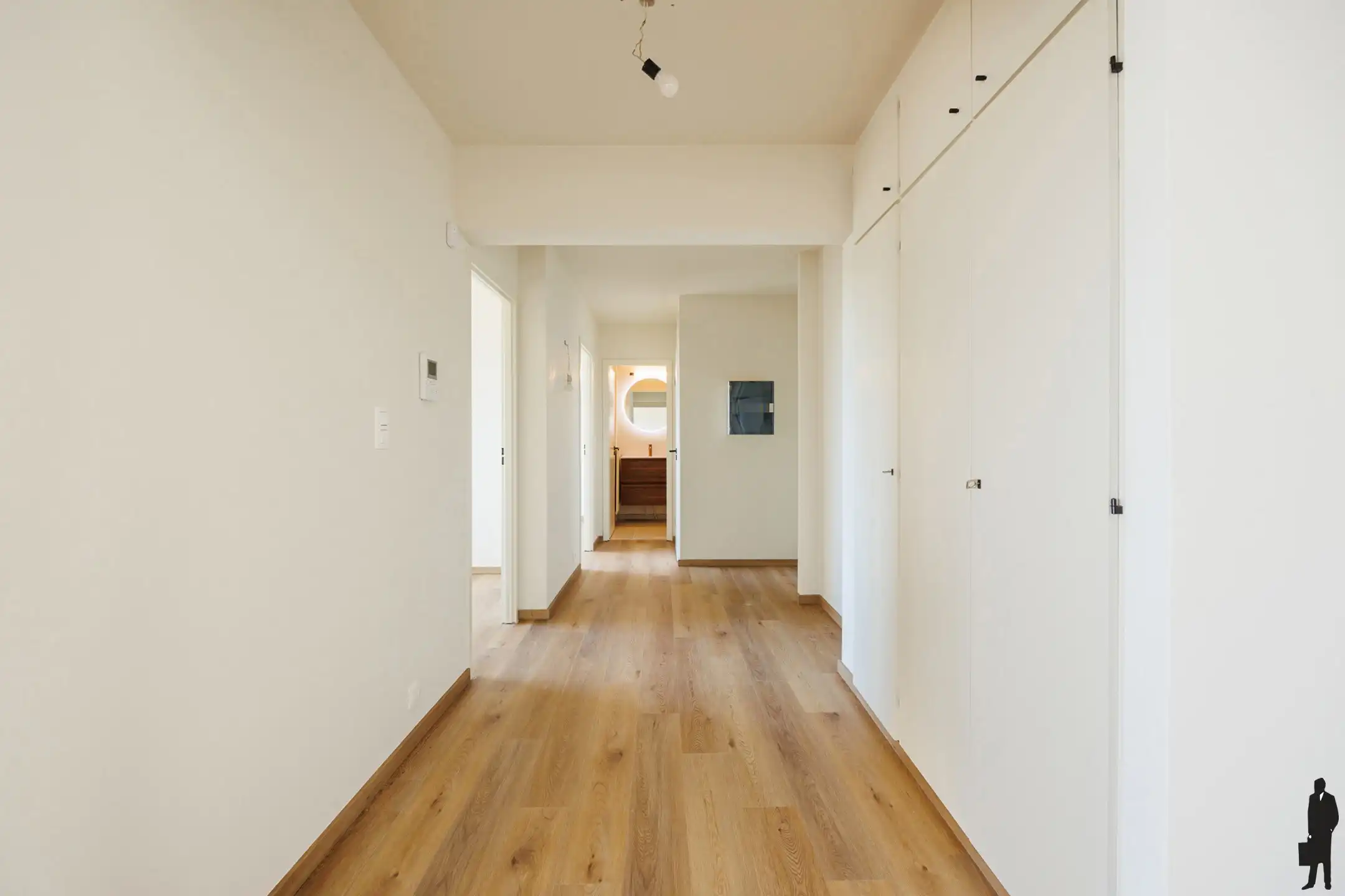 Gerenoveerd appartement met 2 slpks & dubbele garage  foto 6