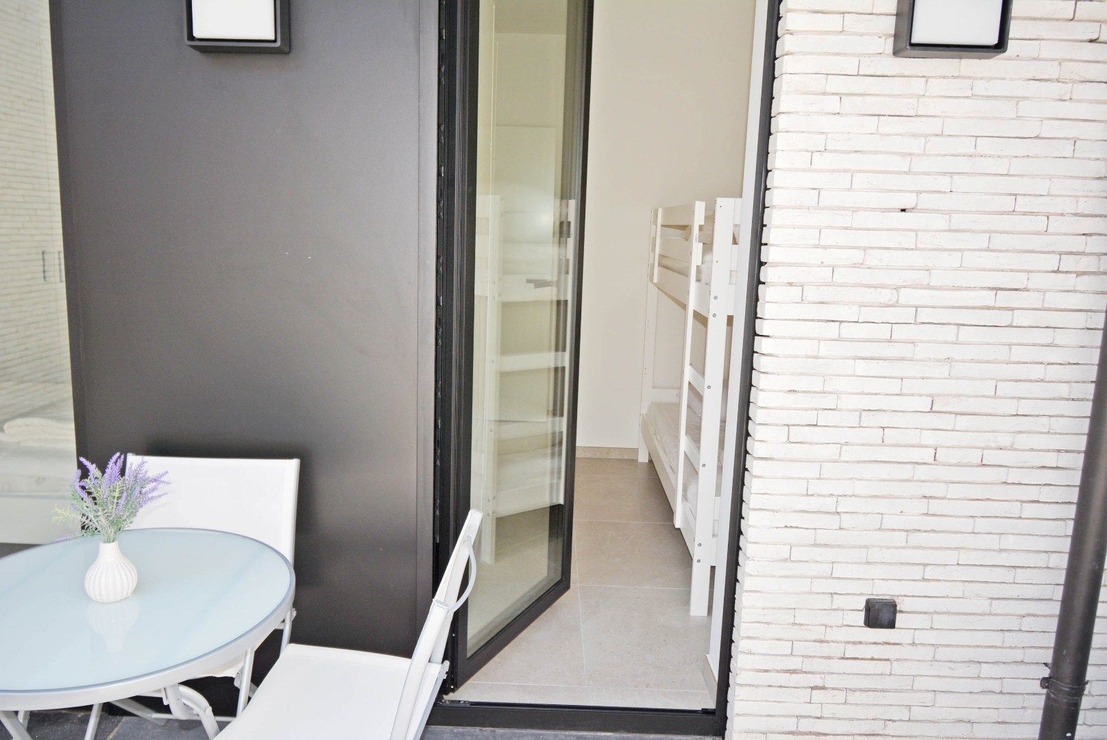 Appartement in het centrum van Knokke met eigen buitenruimte - eerste verhuur! foto 13