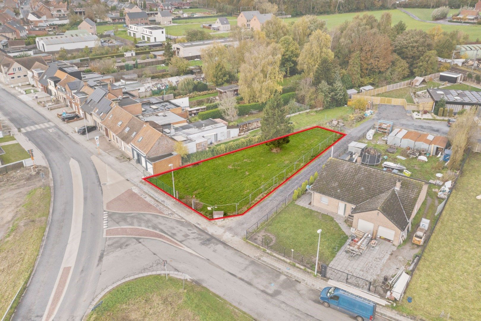 Bouwgrond voor open bebouwing op strategische locatie.  foto 3