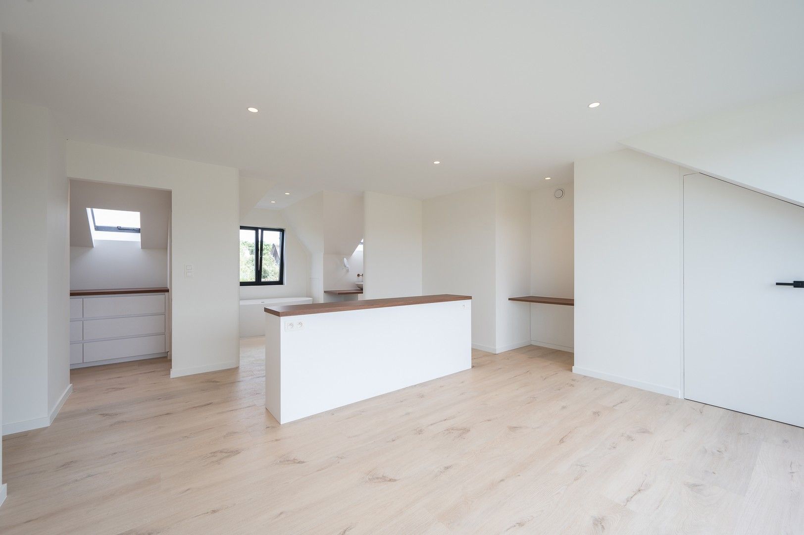 Prachtig gerenoveerde woning in een rustige omgeving nabij de Magere Schorre. foto 33