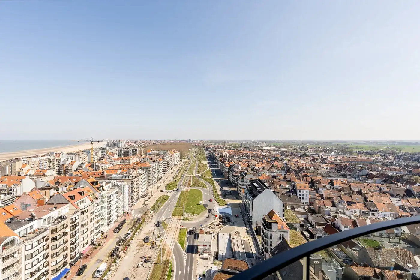 Fenomenaal afgewerkt hoek-appartement op de 15de verdieping van de Heldentoren met zicht op Zee, Knokke en omstreken. foto 8