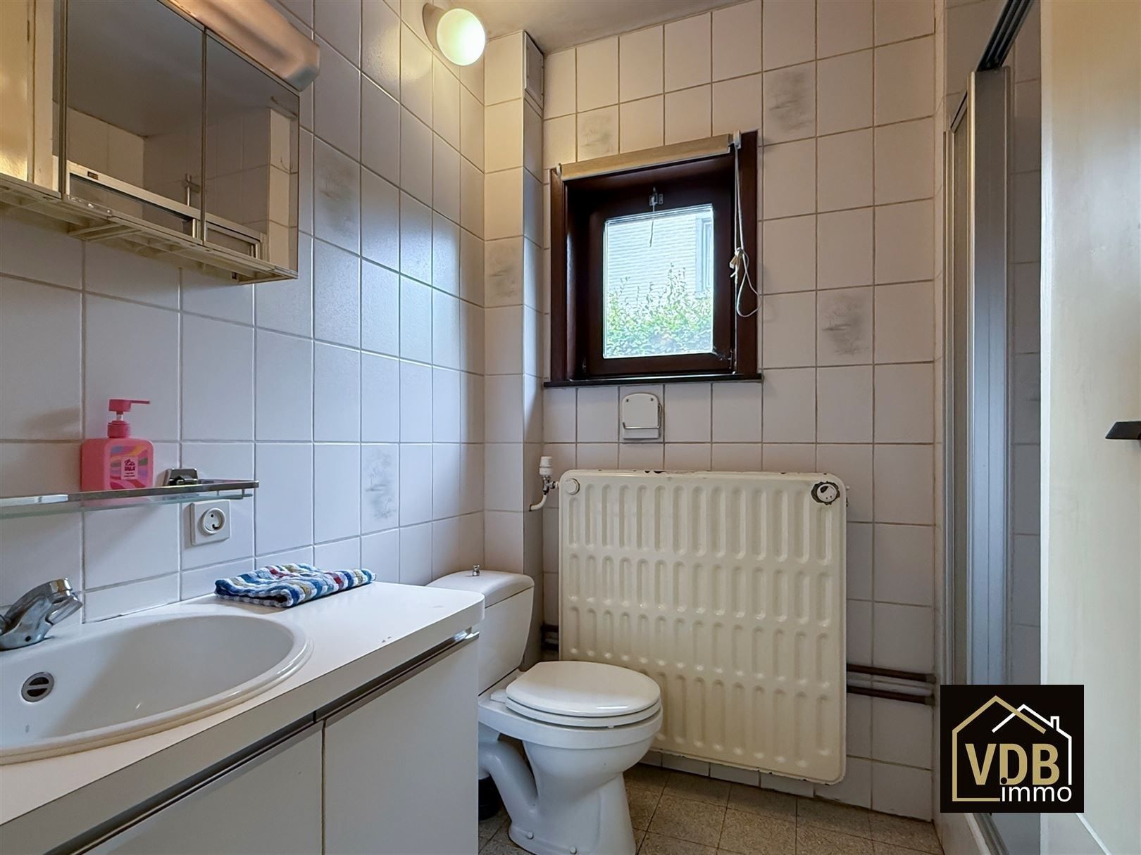  WONING MET 3 SLAAPKAMERS EN MEERDERE GARAGES foto 22