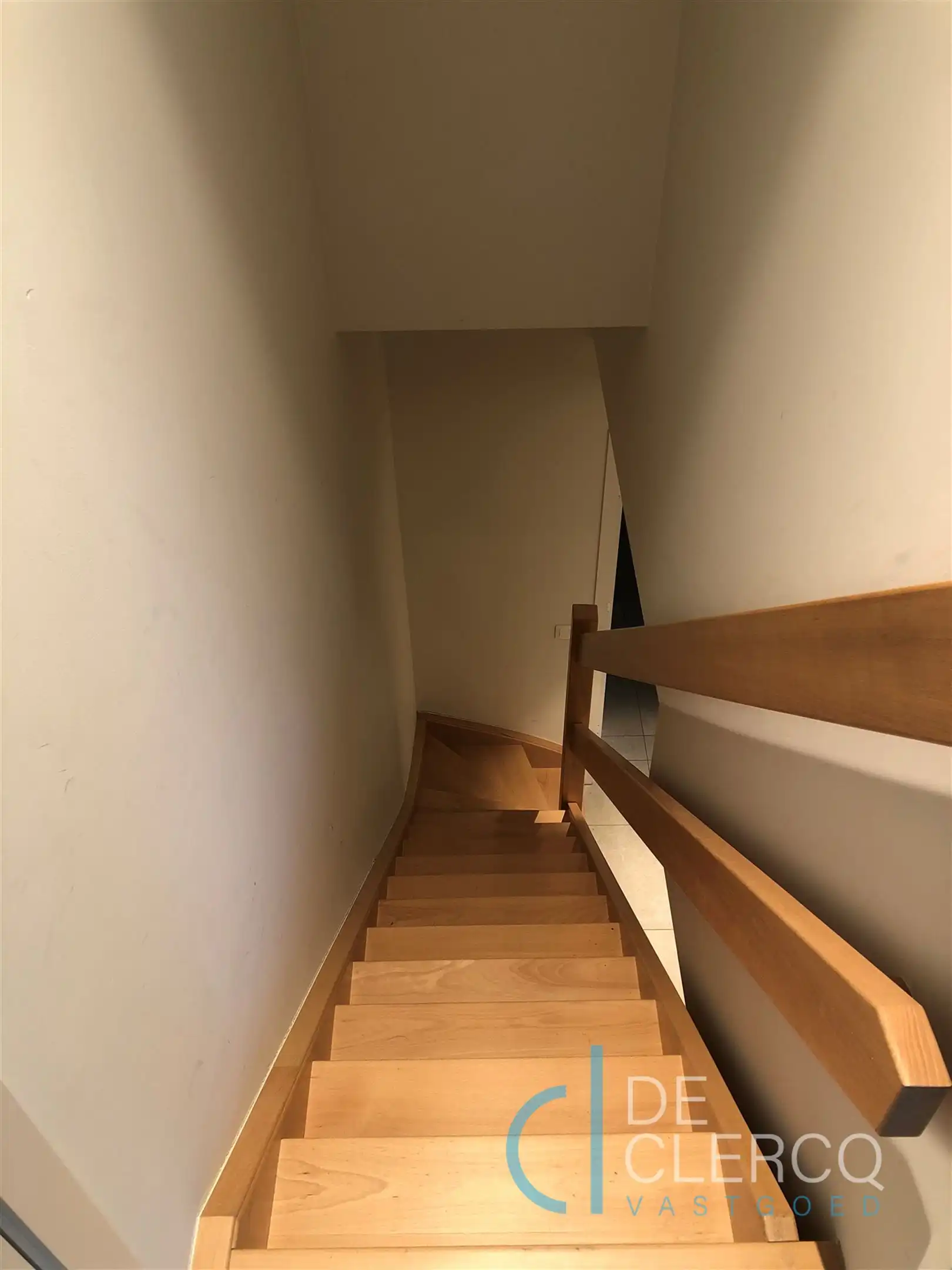 Luxueus duplex-appartement te huur in centrum Lochristi! foto 9