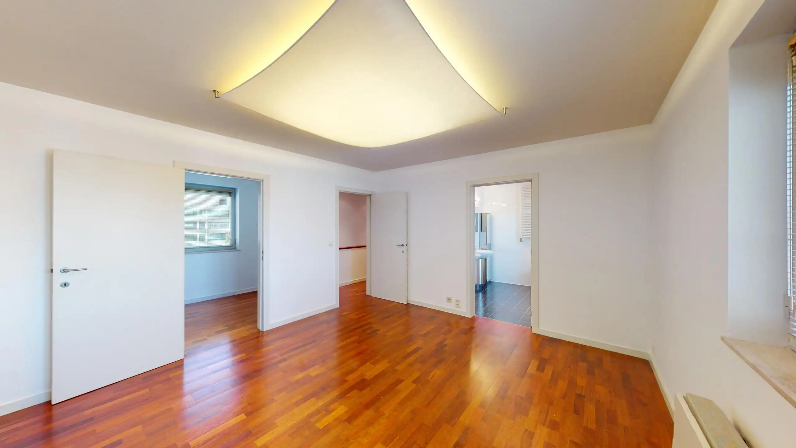 Duplex tweeslaapkamer appartement met groot terras.  foto 8