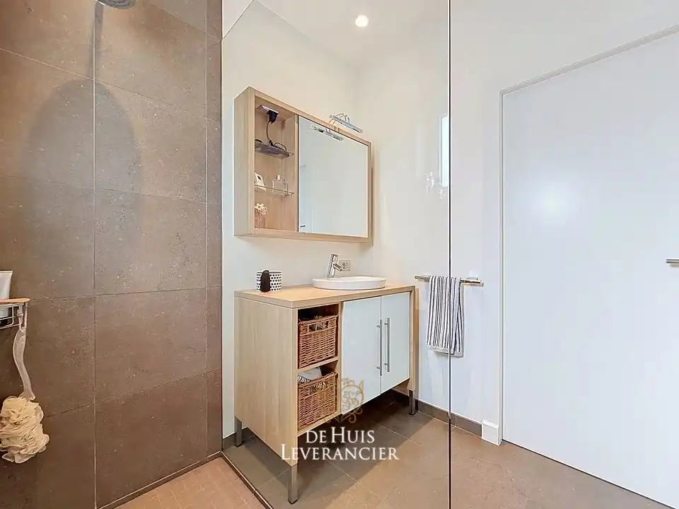 Kom levenslang genieten aan zee in deze instapklare gelijkvloerse villa op uitzonderlijke toplocatie in Oostduinkerke! foto 22