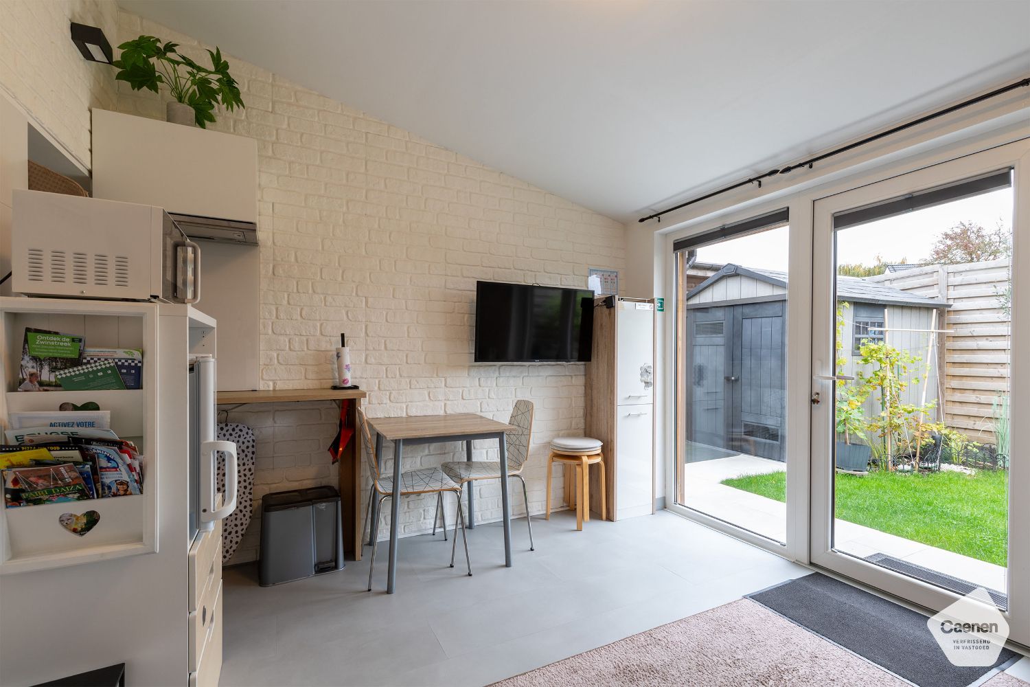 Wonen en werken op één adres – unieke halfopen woning met praktijkruimte. foto 17