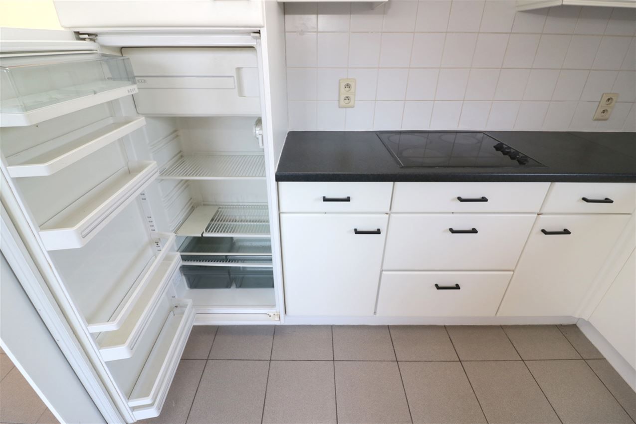 Woning met 2 slpk, terras, autostaanplaats onder de carport foto 37