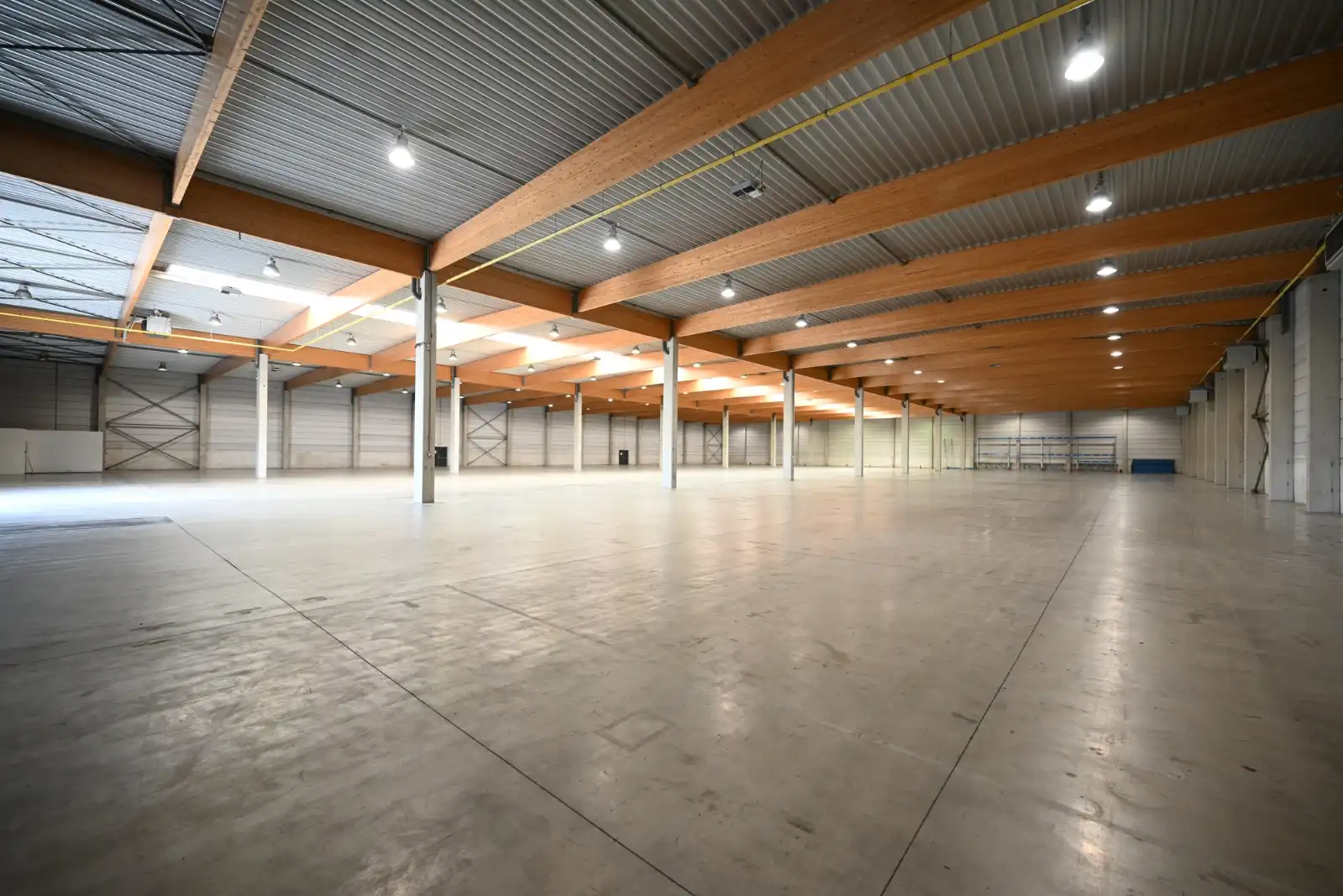 Magazijn van 6.000 m² op een terrein van 10.137 m² foto 16
