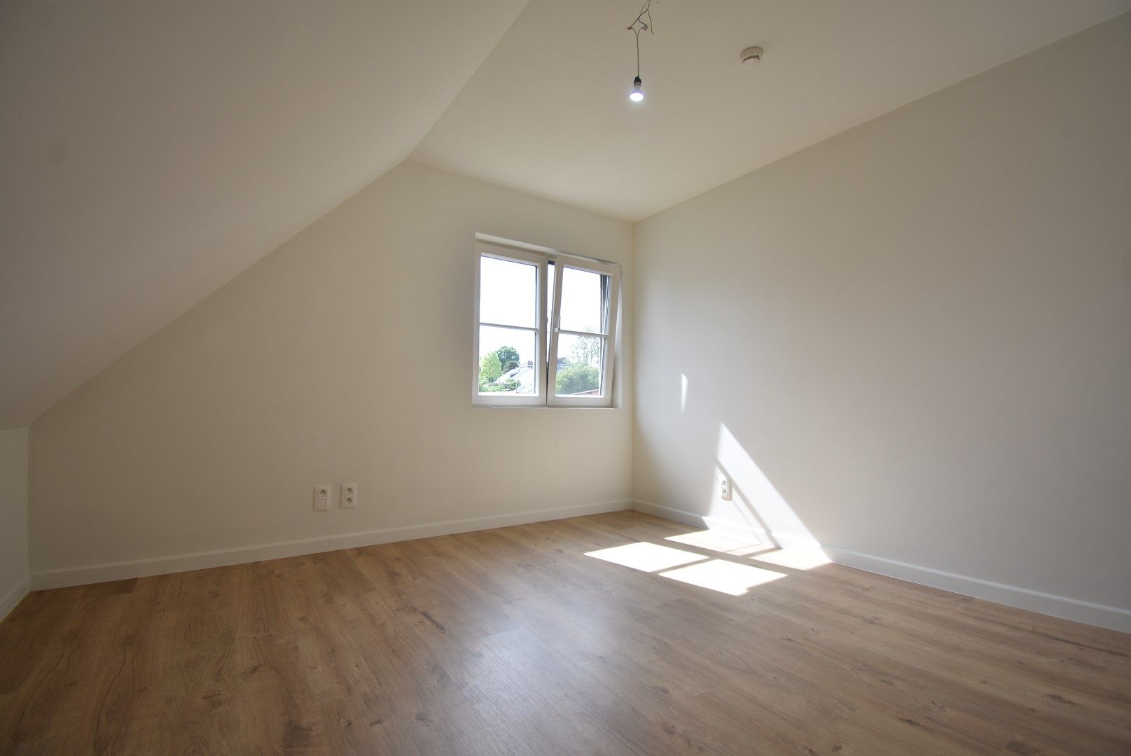 Gerenoveerde en smaakvol afgewerkte woning te Hoeselt  foto 23