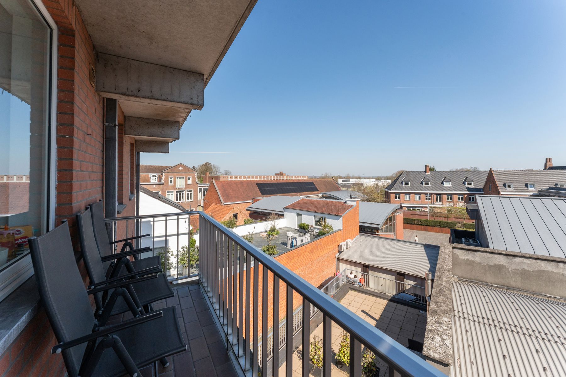 Ruim drieslaapkamerappartement in volle centrum foto 4