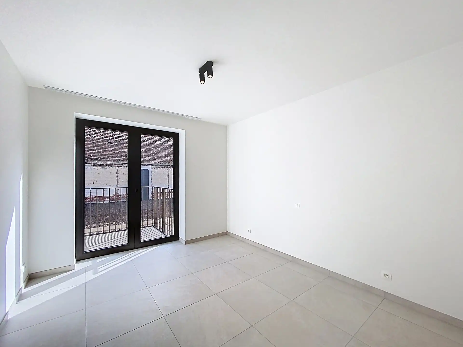 Nieuw huis met 3 slaapkamers en exterieur foto 25
