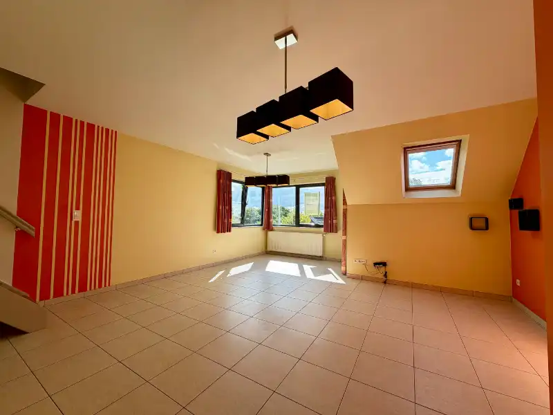 Energiezuinig instapklaar duplex-appartement met privatieve autostaanplaats foto 4