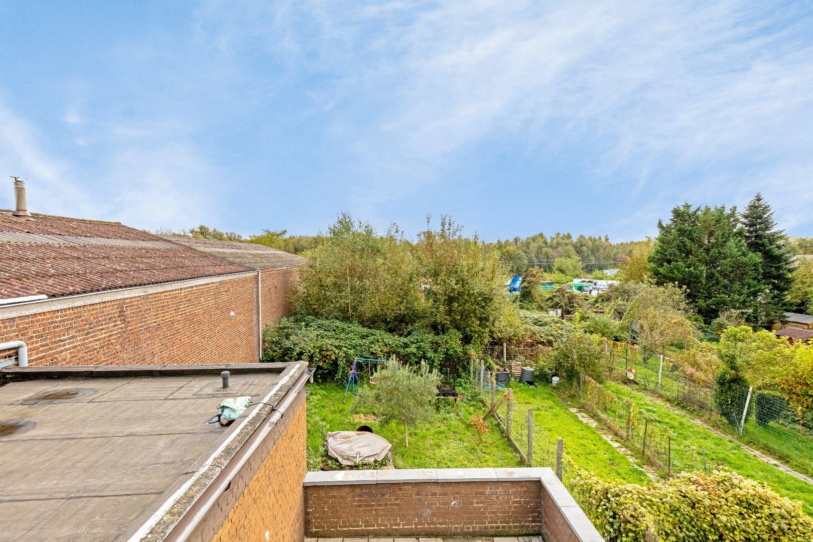 Ruim en energiezuinig apparement (152m²) met 3 slaapkamers, 2 terrassen en een tuin foto 8