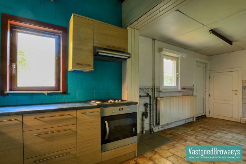 Rustig gelegen deels te renoveren woning foto 8