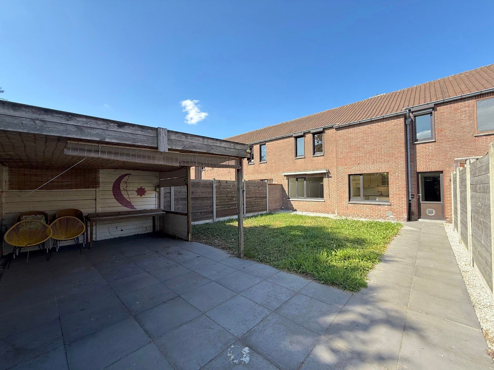 Woning met 3 slaapkamers, tuin en garage foto 9
