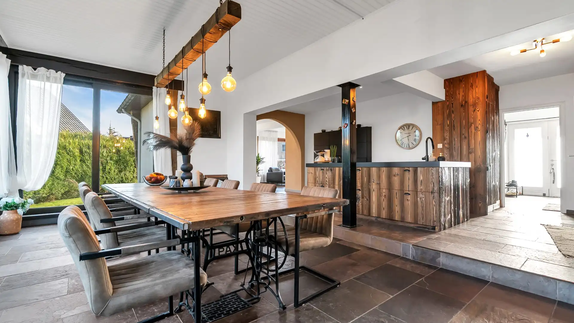 SFEERVOLLE KARAKTERWONING TE MAASMECHELEN MET 4 SLAAPKAMERS foto 16