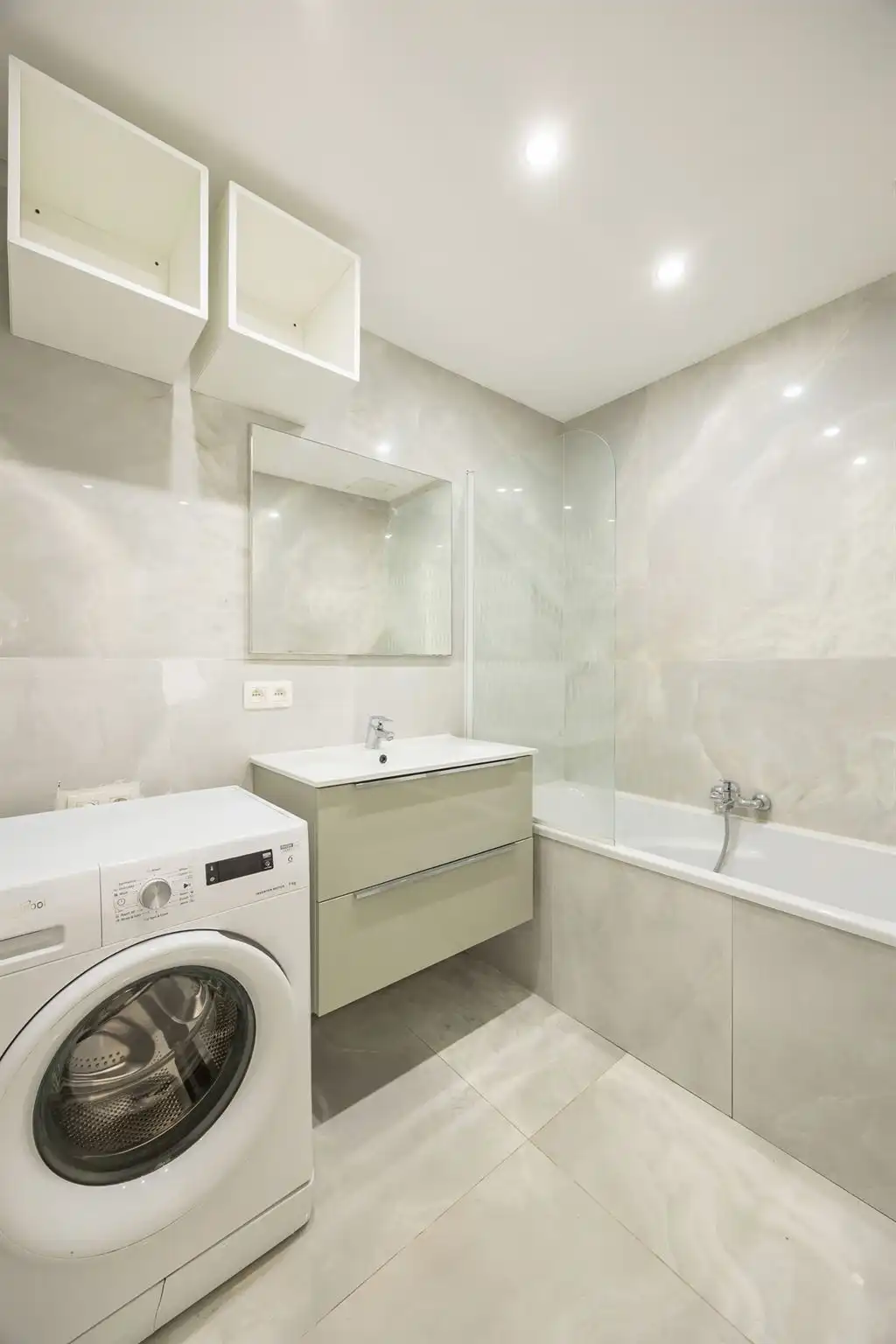 Appartement met terras en panoramisch uitzicht foto 15