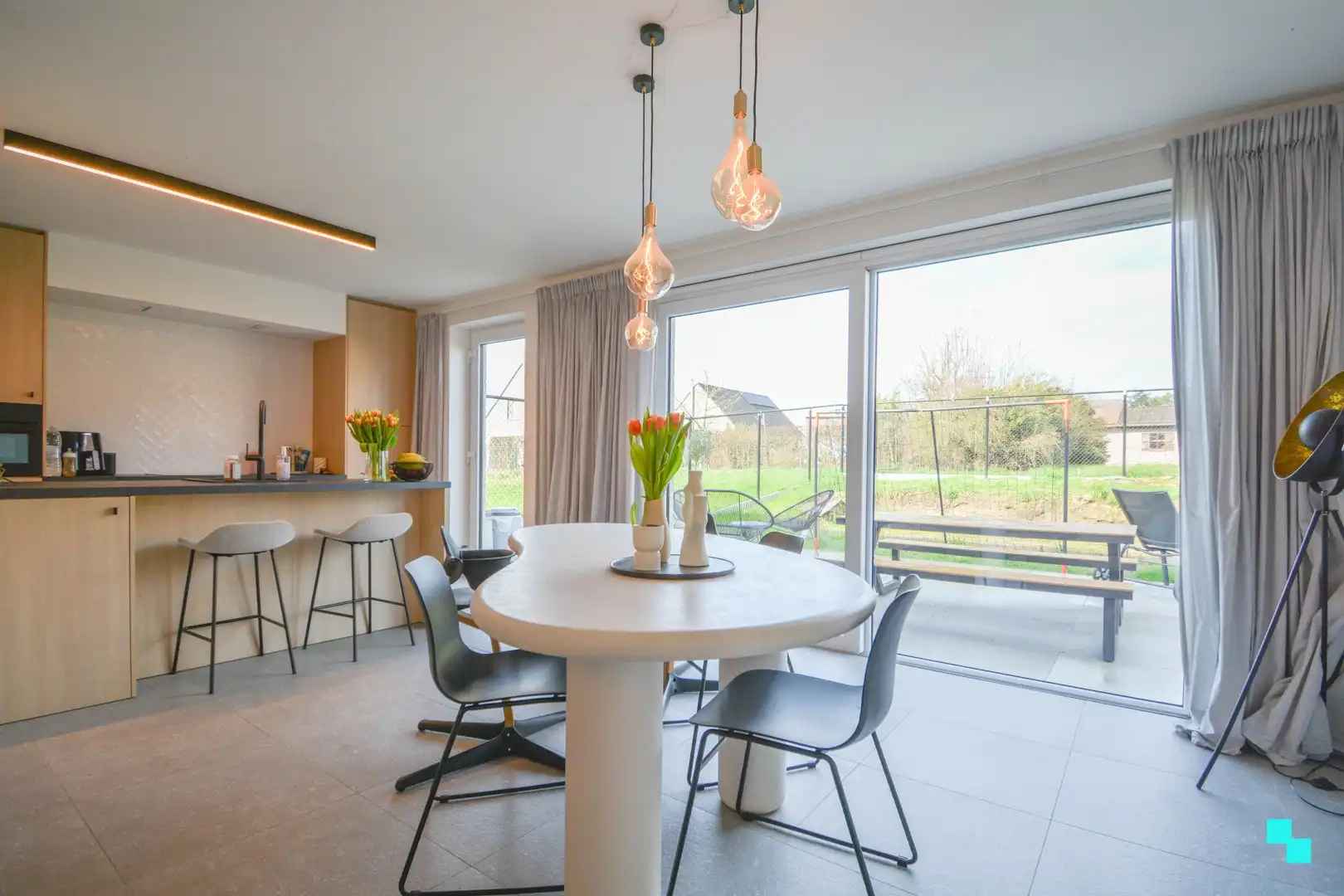 Recente gezinswoning op kindvriendelijke ligging te Hooglede foto 5