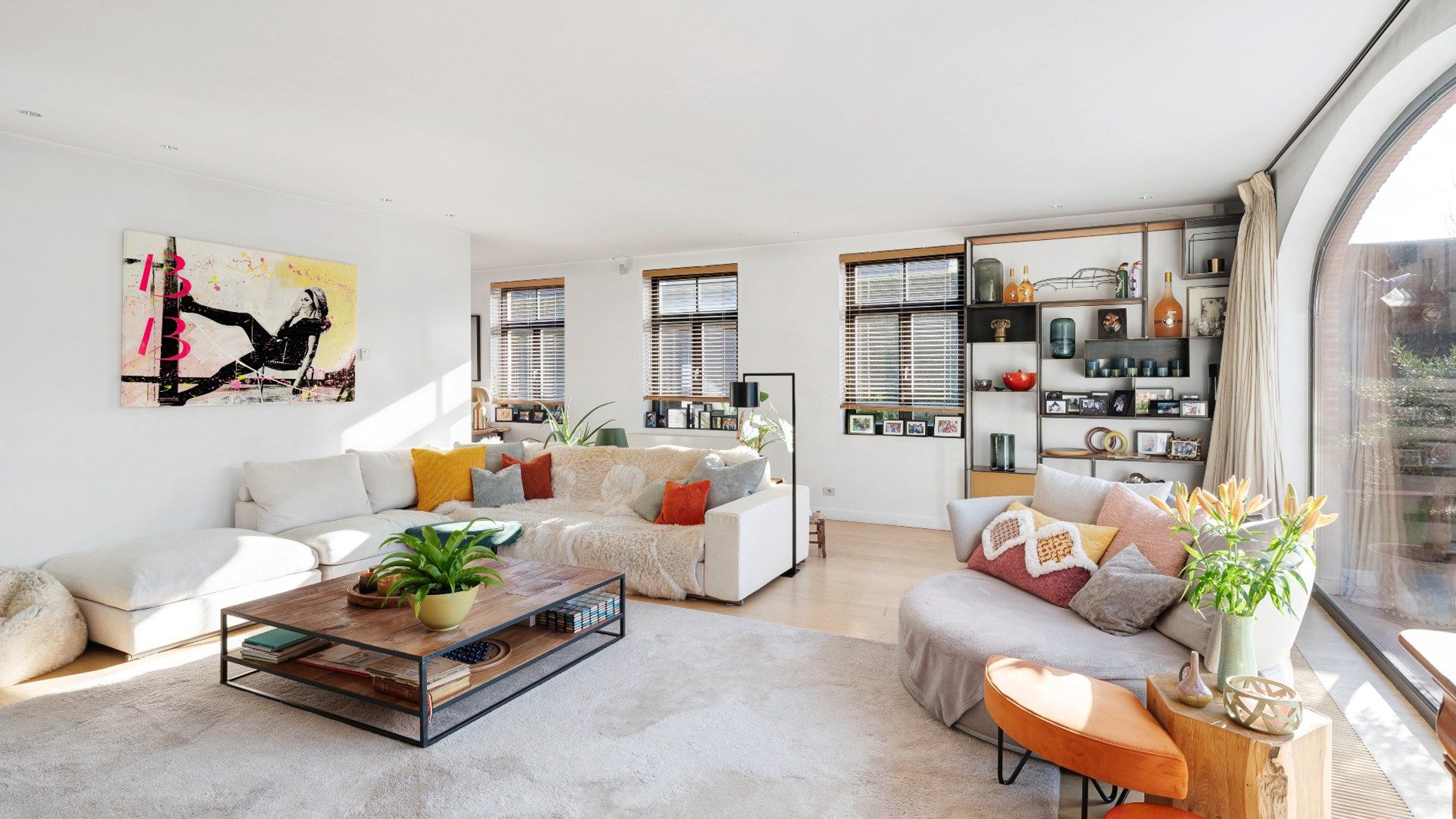 Luxueus afgewerkte villa met  buitenzwembad. foto 5