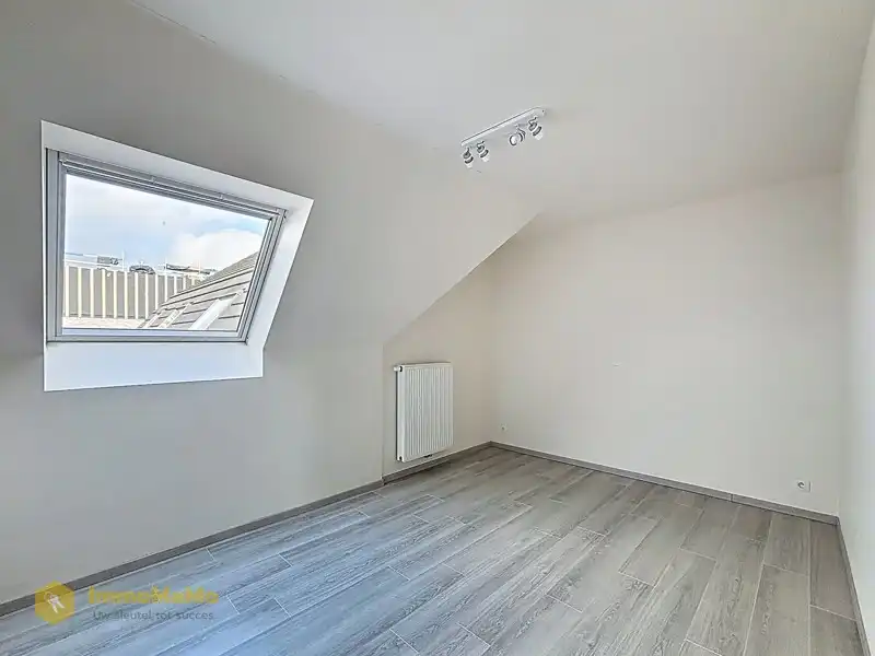 APPARTEMENT MET TERRAS EN GARAGE TE HUUR foto 11