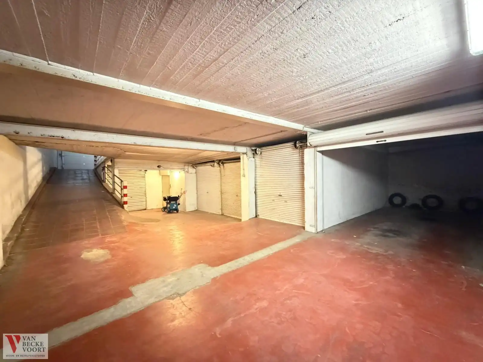 Garagebox 14m² op toplocatie Oostende foto 5