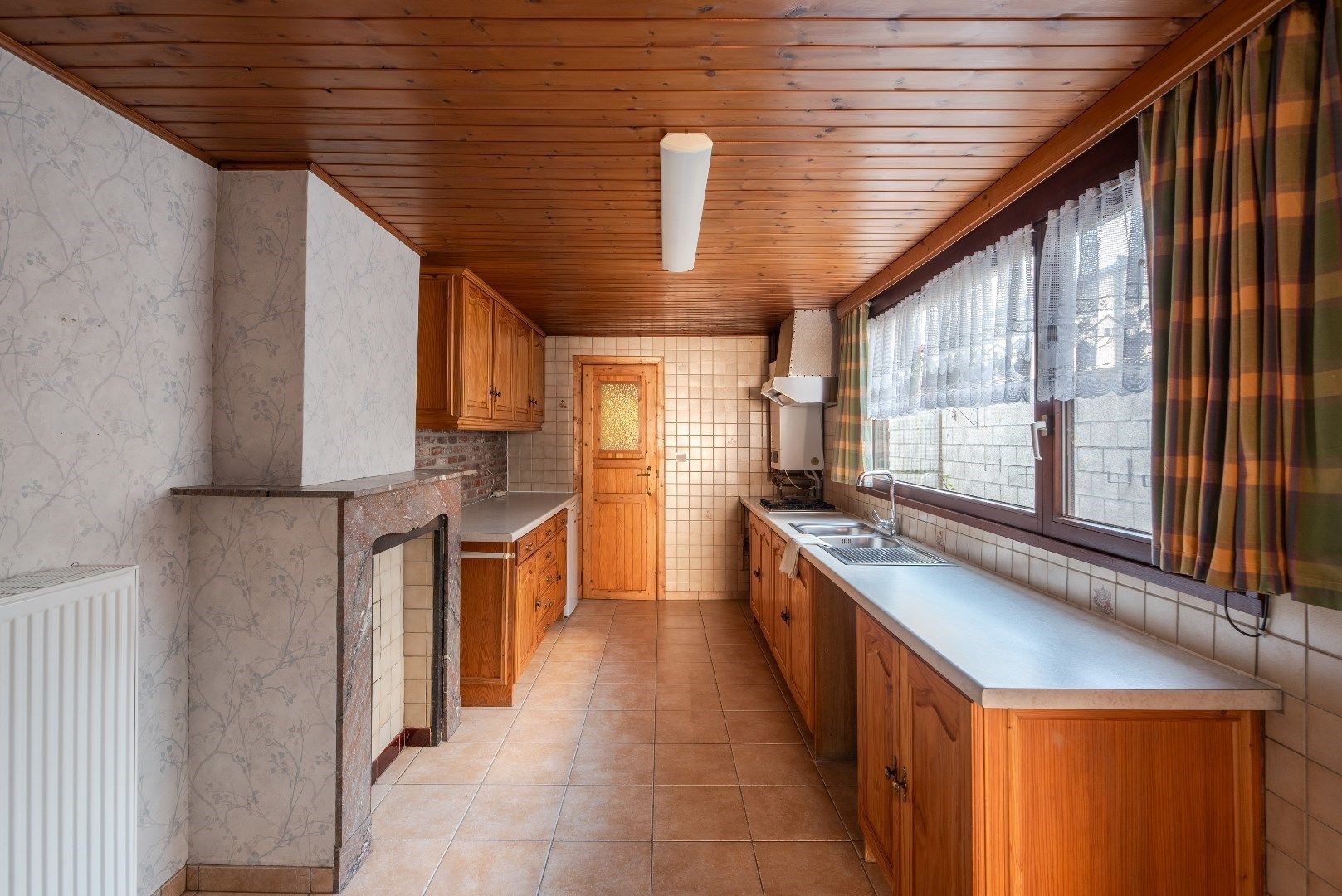 Rijwoning in Geel centrum met tuin en  3 slaapkamers . foto 5