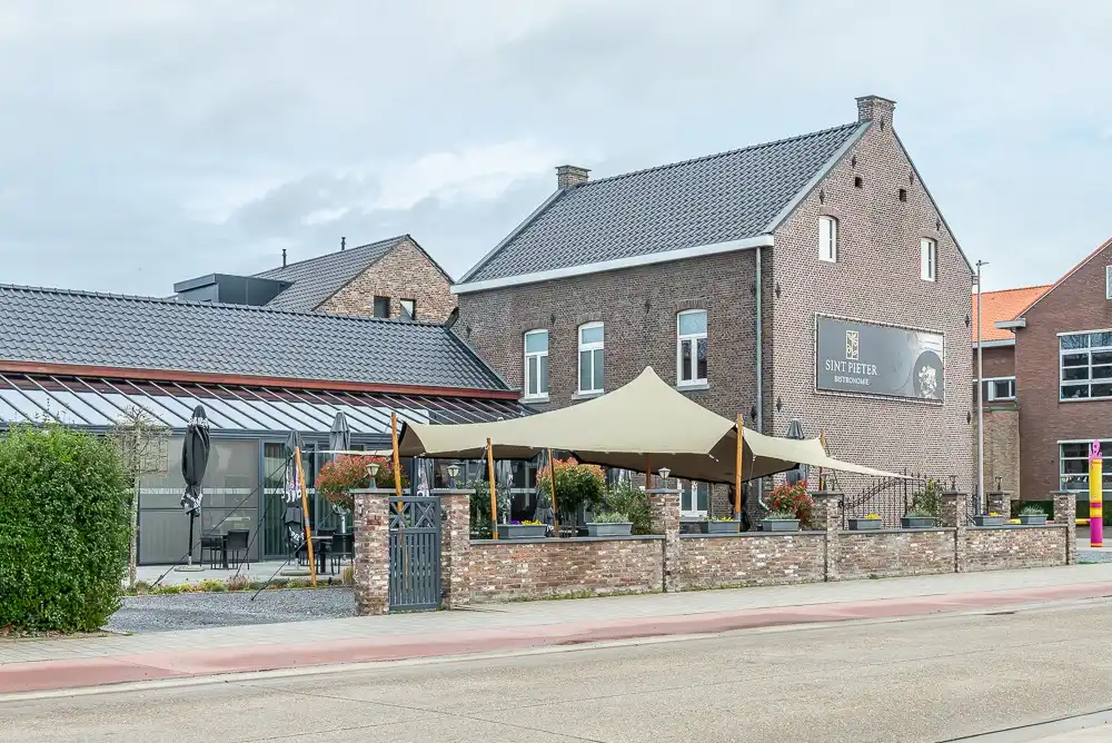 Commerciële ruimte over te nemen Sint-Pieter 0.1 - 3621 Rekem