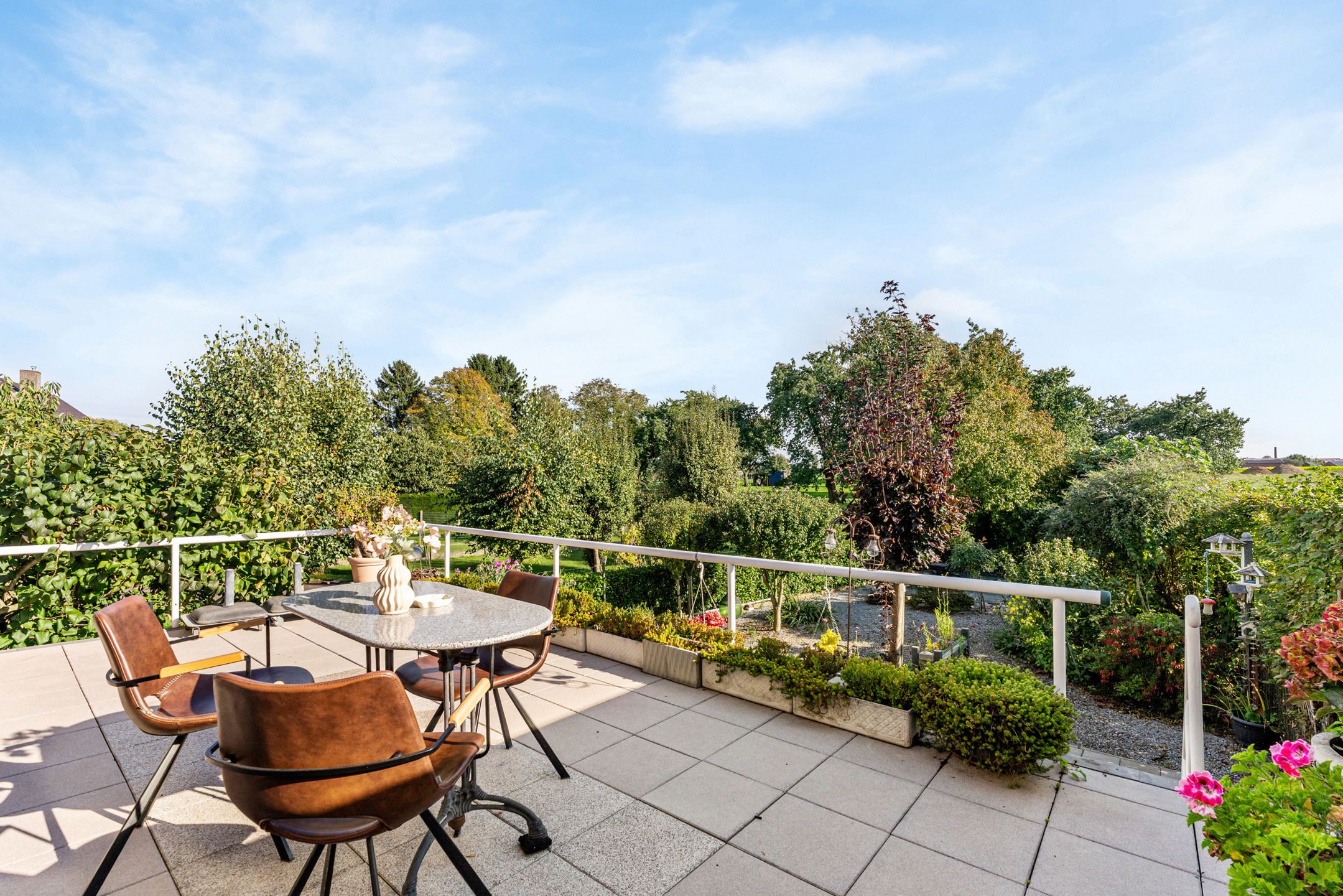 Charmante woning met zuidgericht perceel te Hees  foto 3